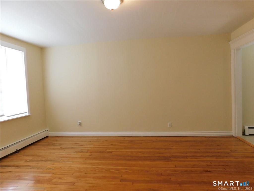 129 Kent Avenue Property Photo 4