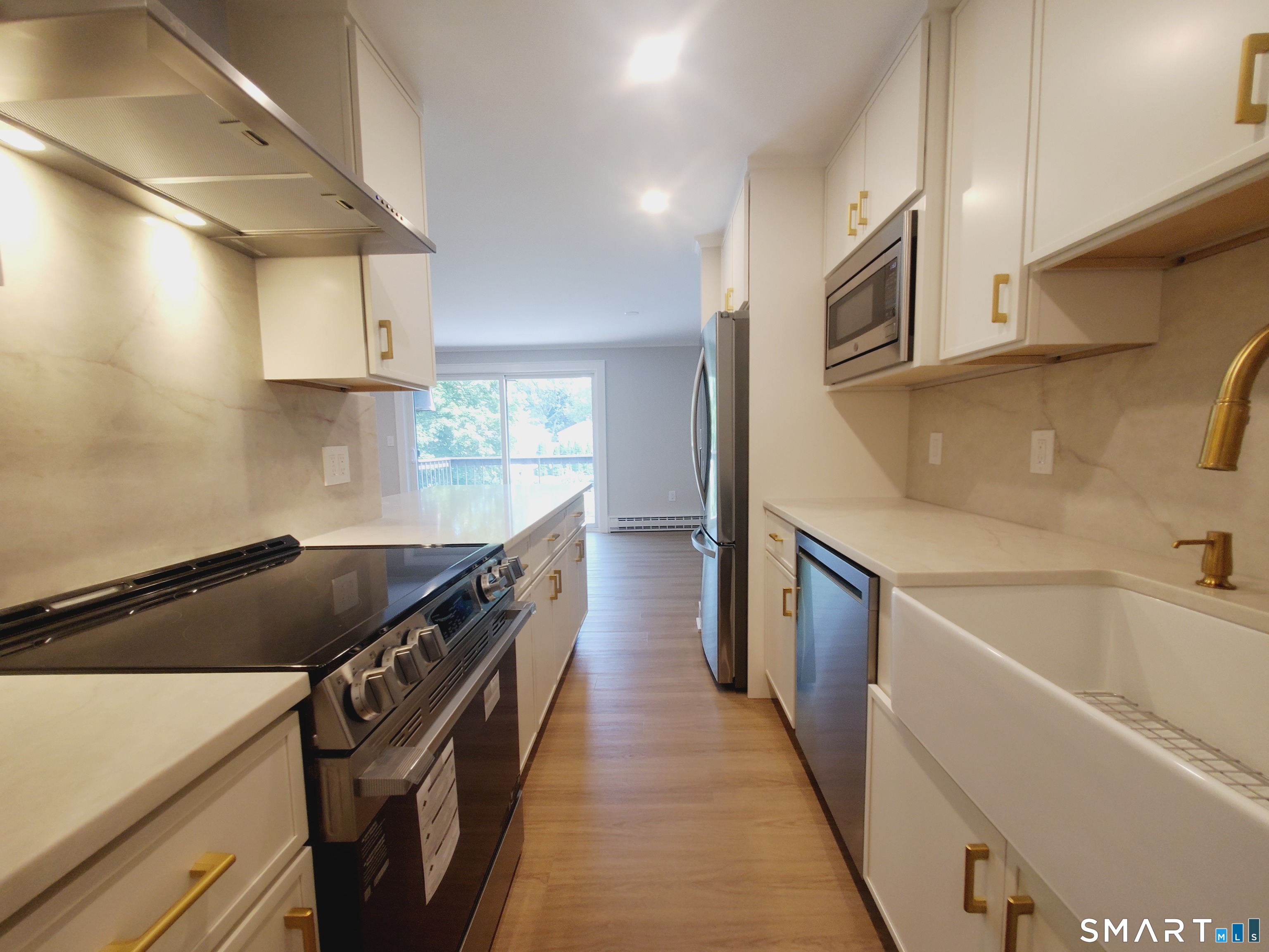 85 Riverside F7 Avenue Property Photo 4