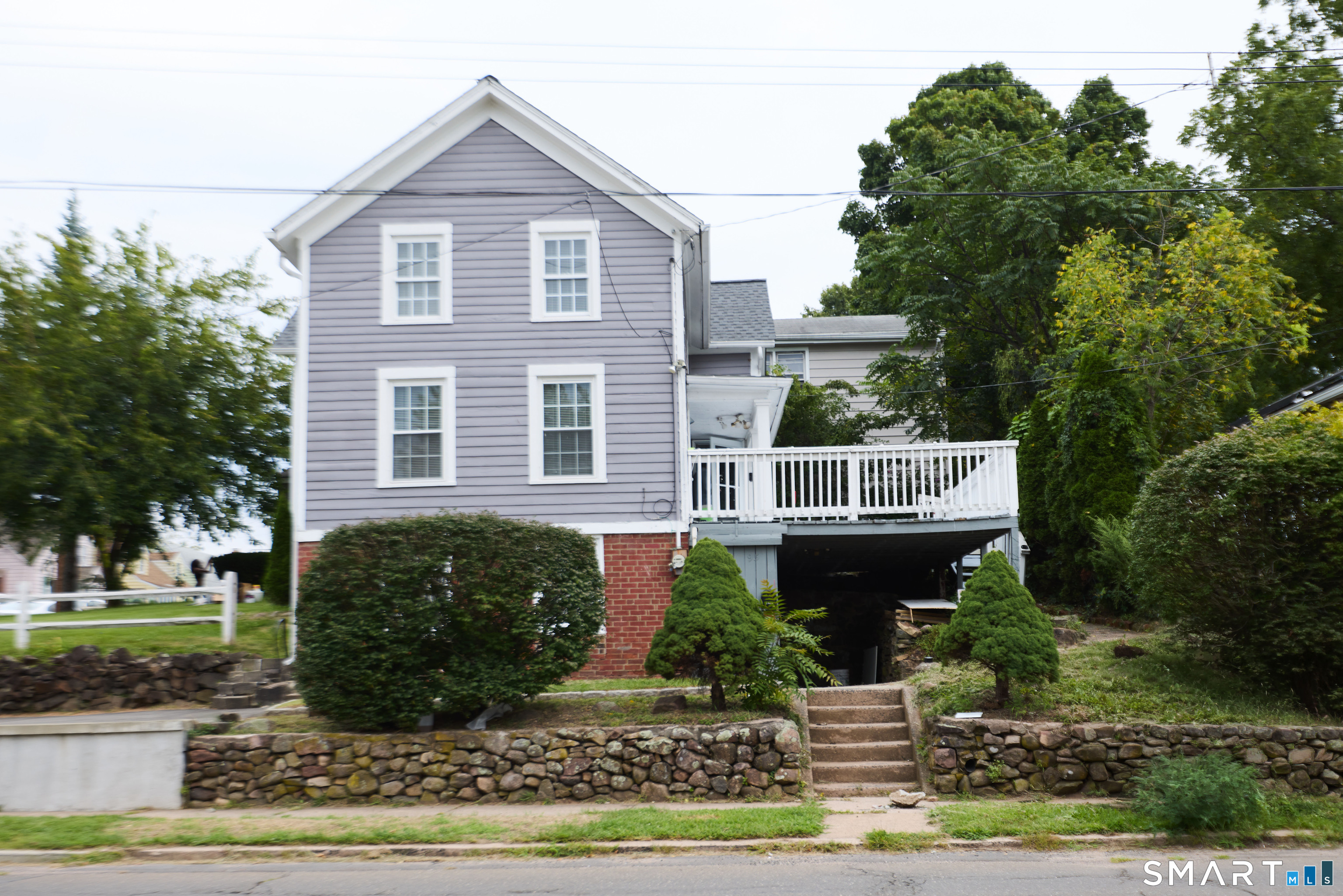 95 Fairview Avenue Property Photo 1