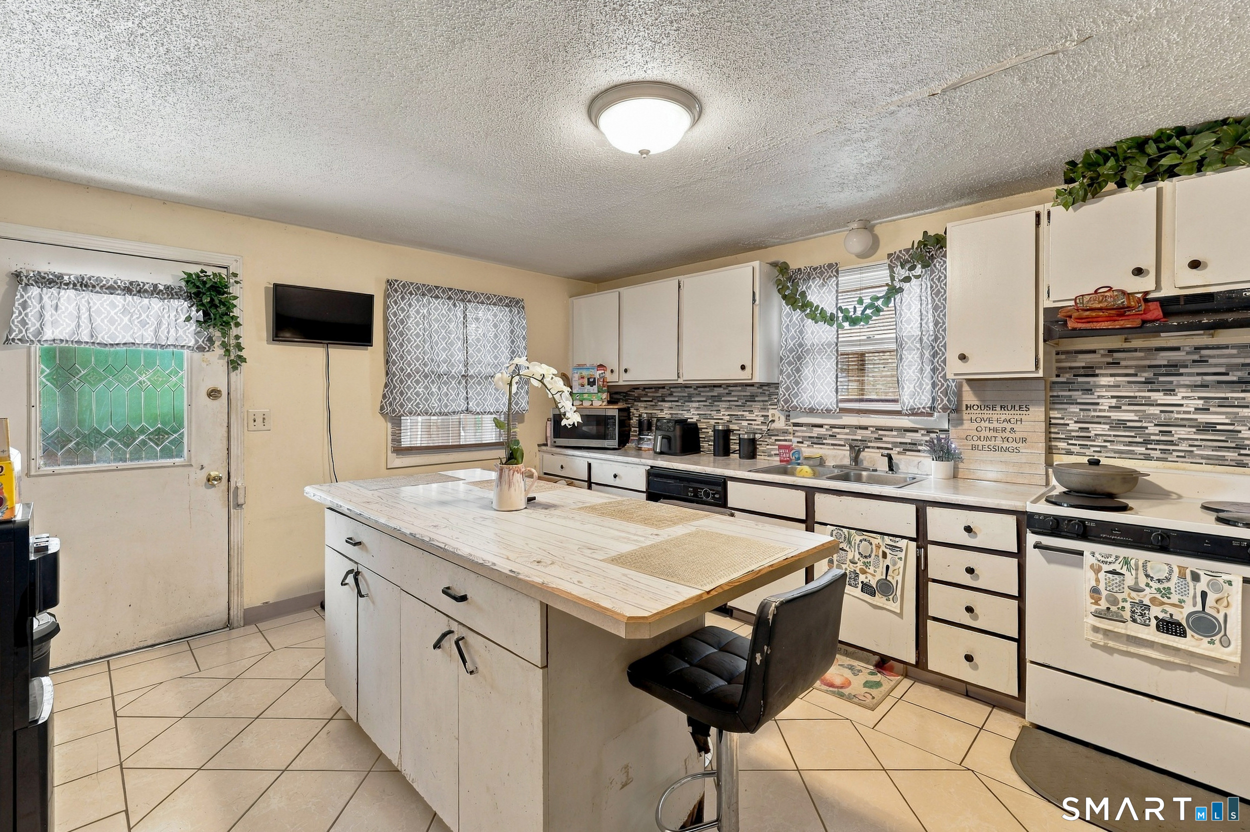 121 Millard Street Property Photo 6