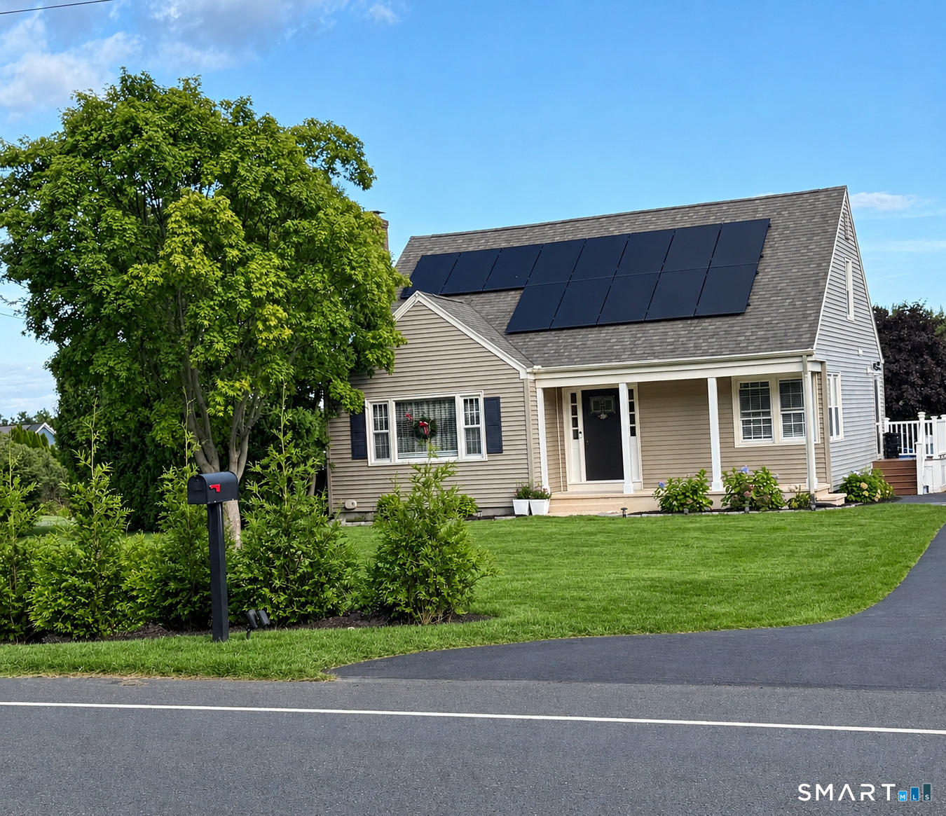 80 East South Street Property Photo 1