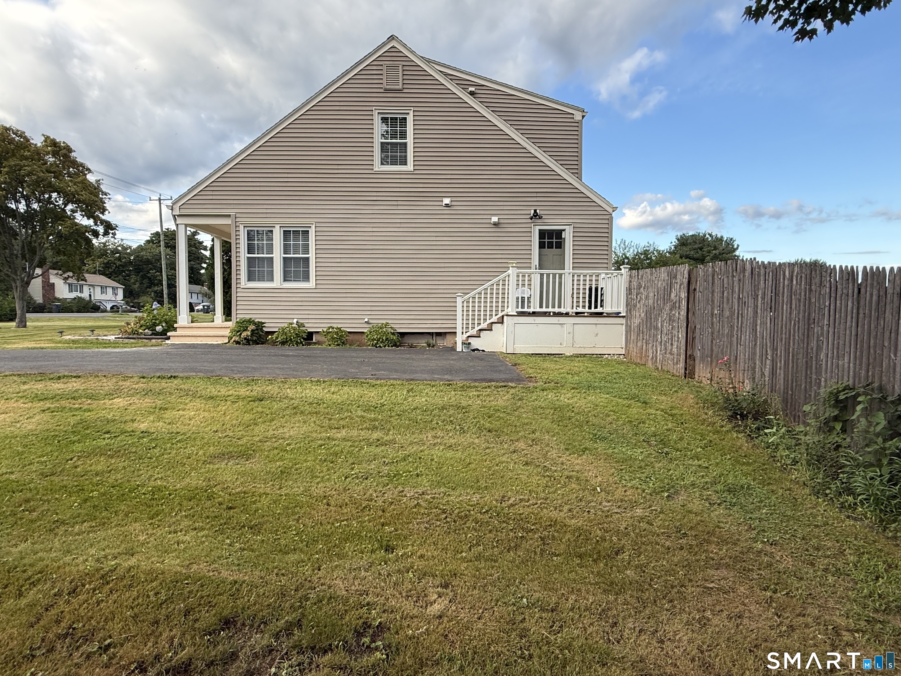 80 East South Street Property Photo 4