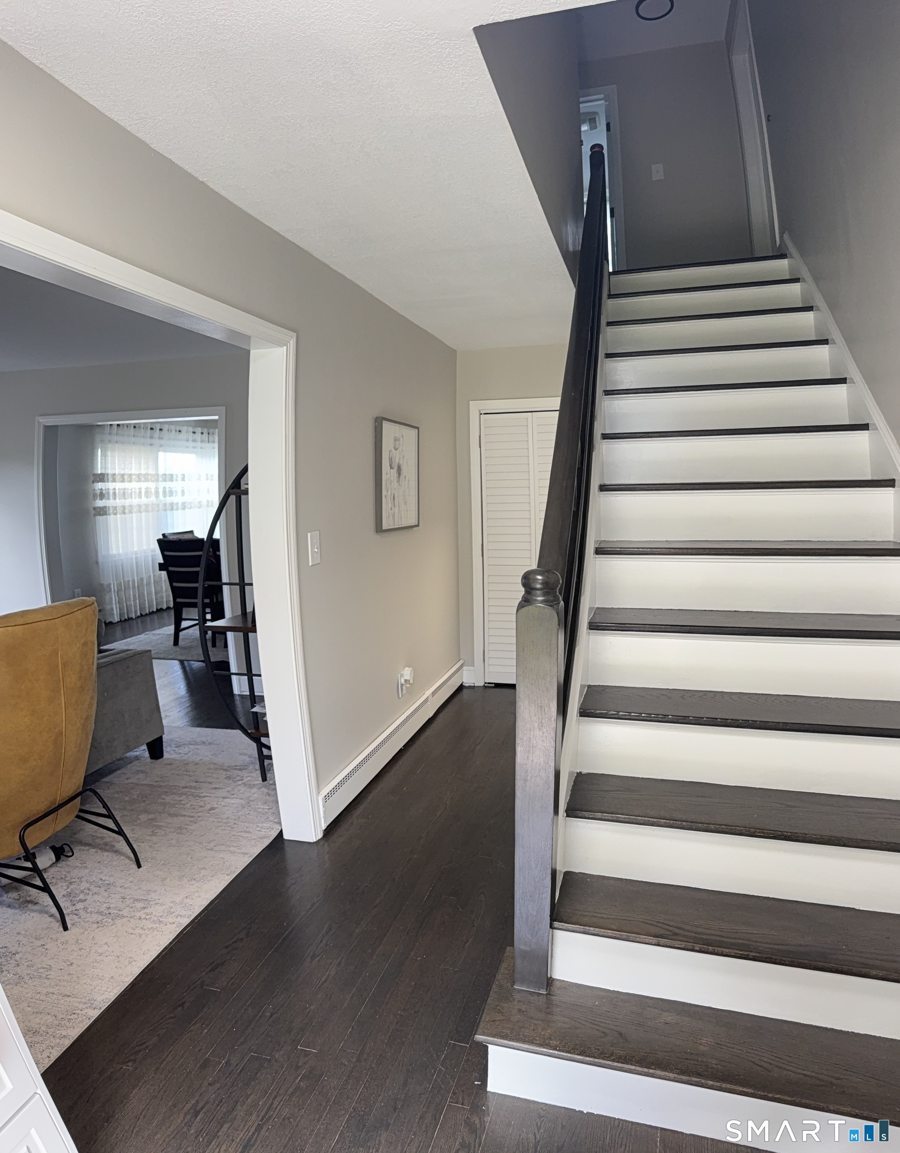 80 East South Street Property Photo 10