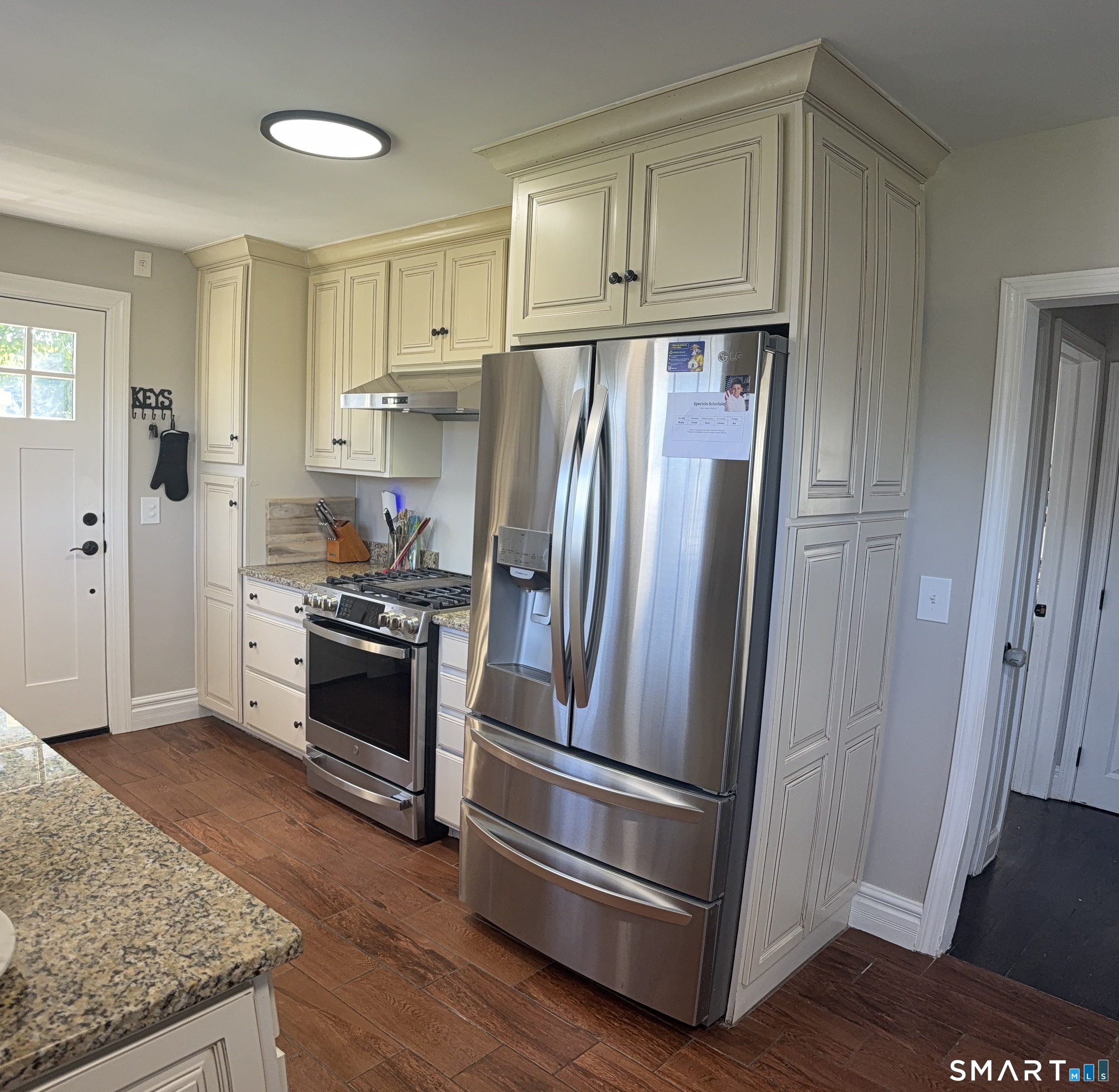 80 East South Street Property Photo 24