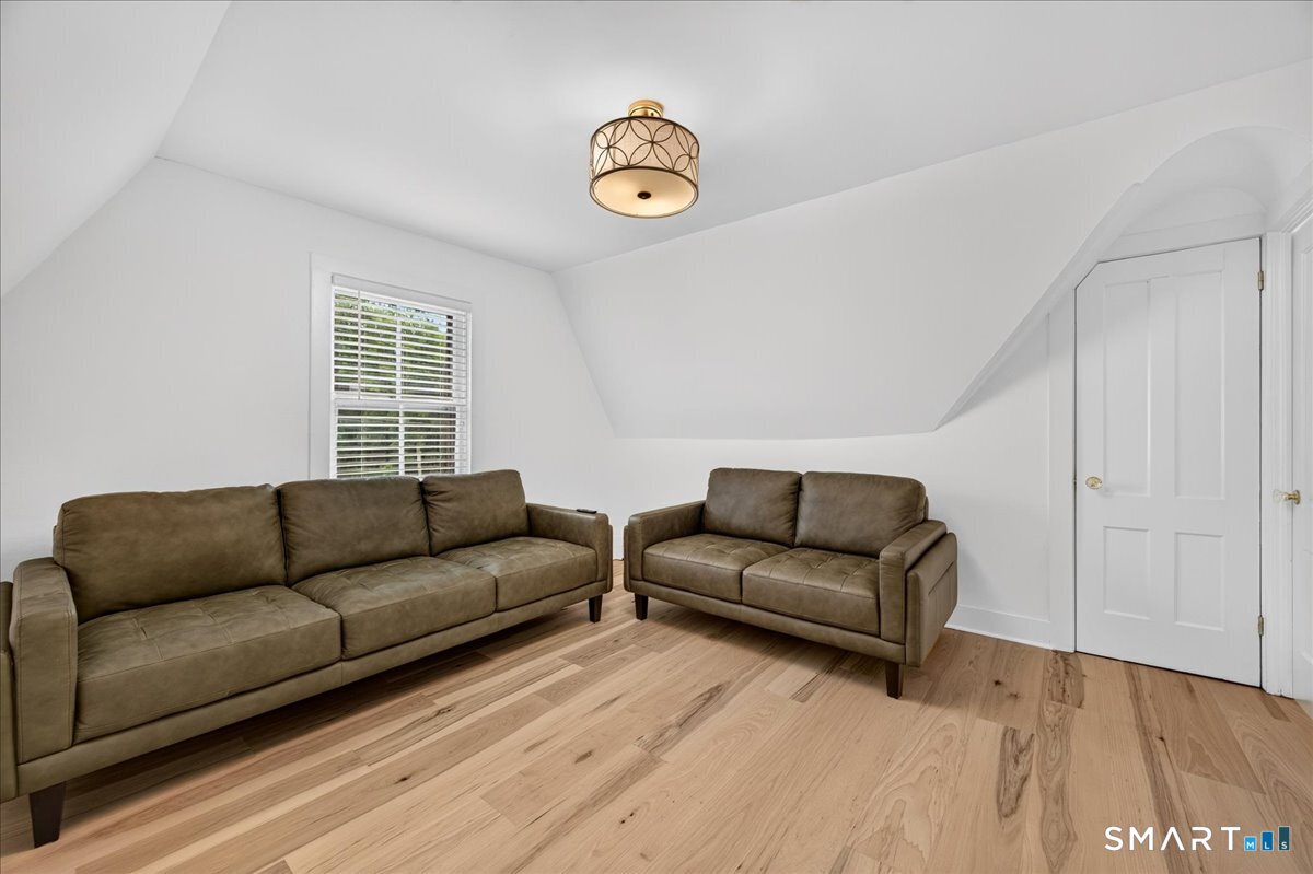 187 Whitehall Avenue Property Photo 31