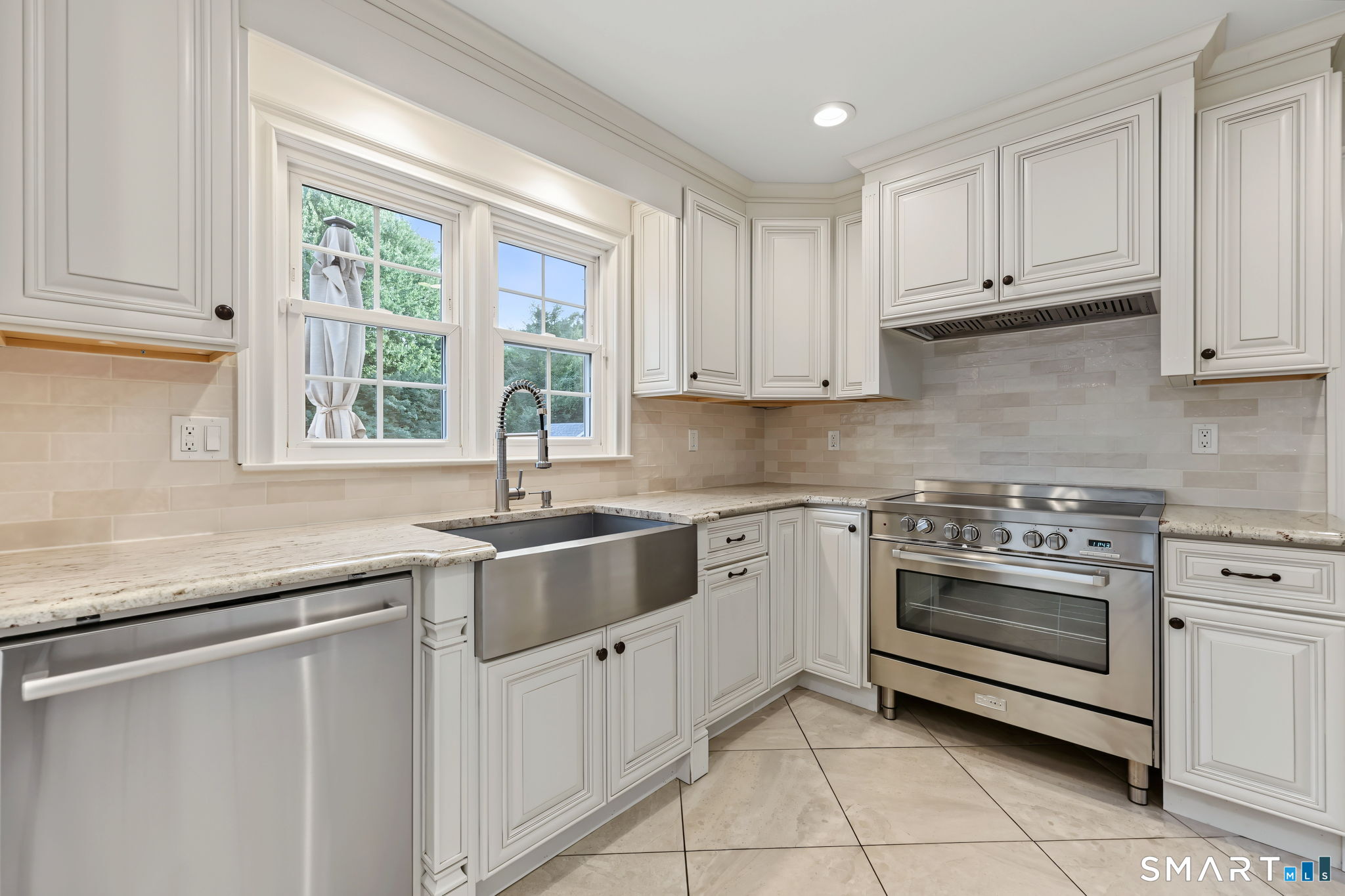 52 Mallett Drive Property Photo 12
