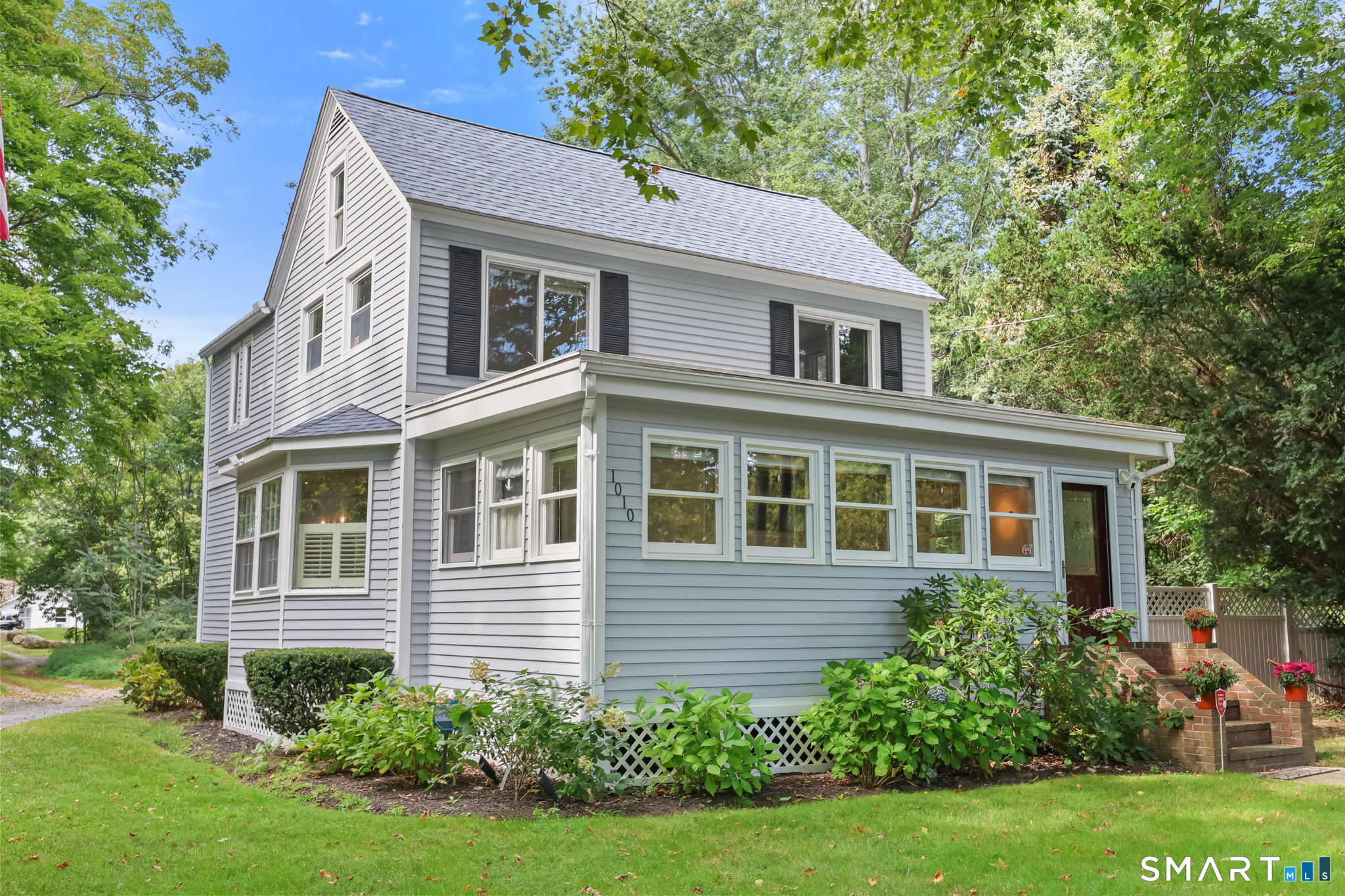 1010 Boston Post Road Property Photo 2