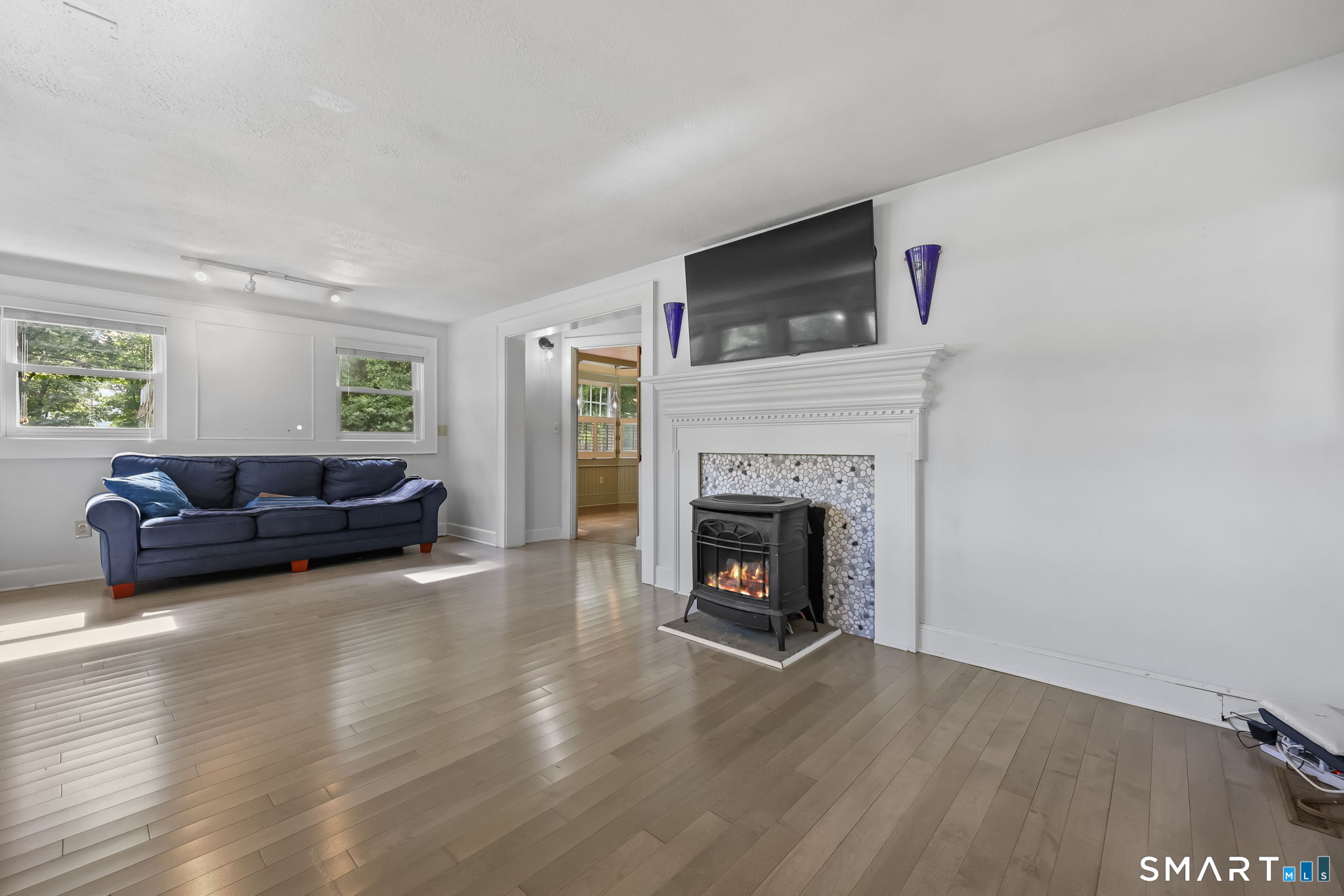 1010 Boston Post Road Property Photo 5