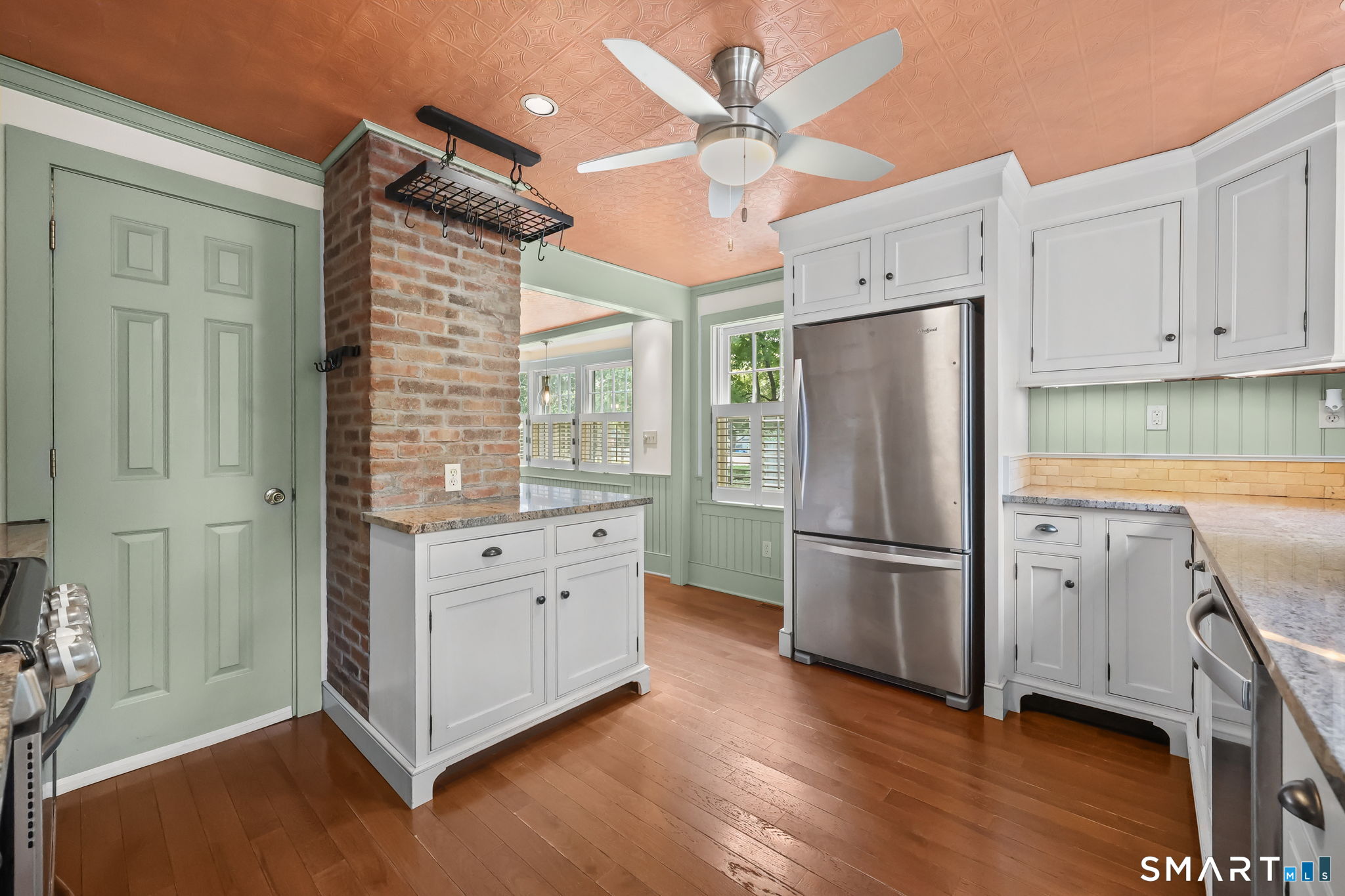1010 Boston Post Road Property Photo 12
