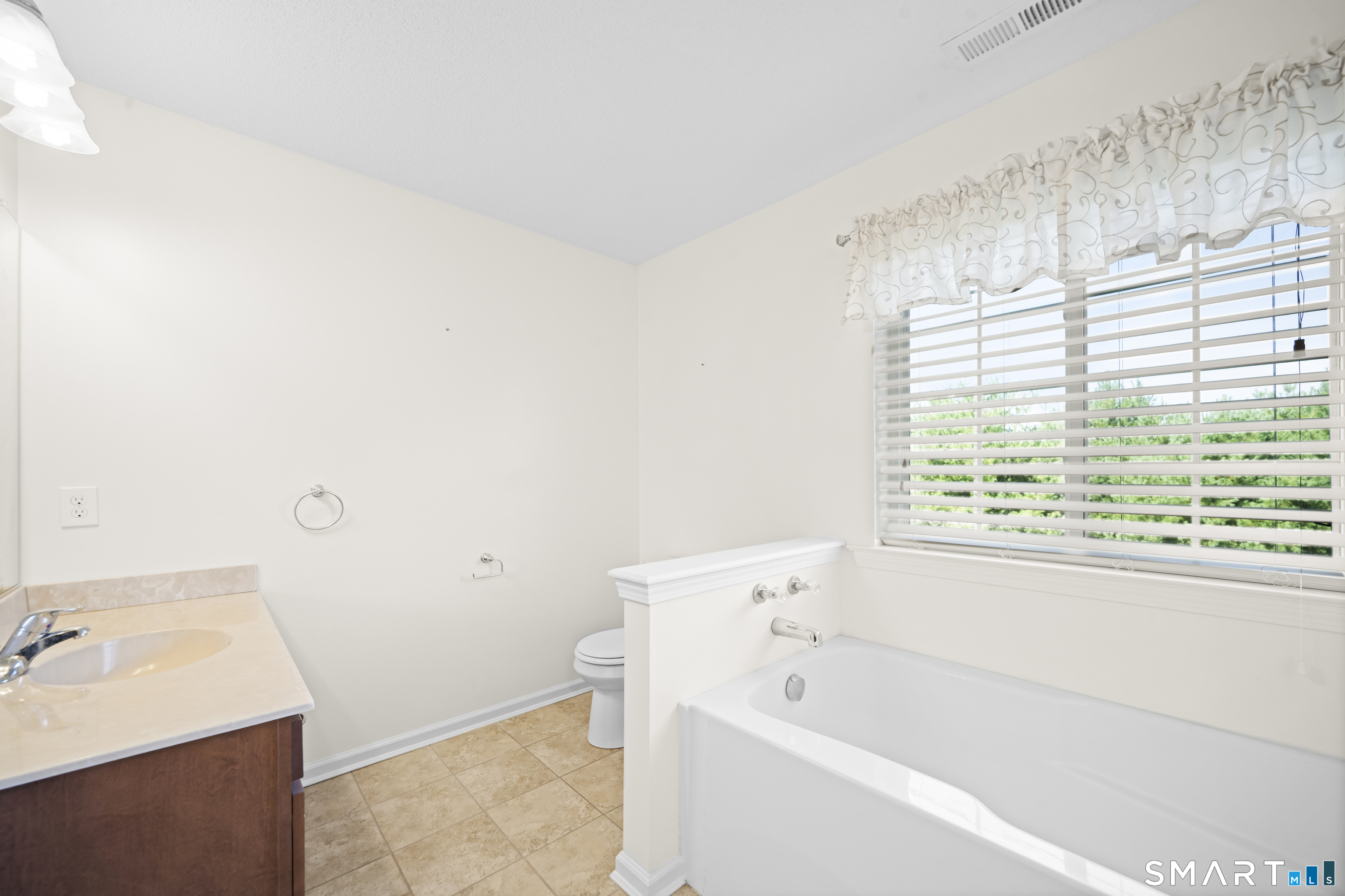 3 Steeple View 3 Drive Property Photo 32