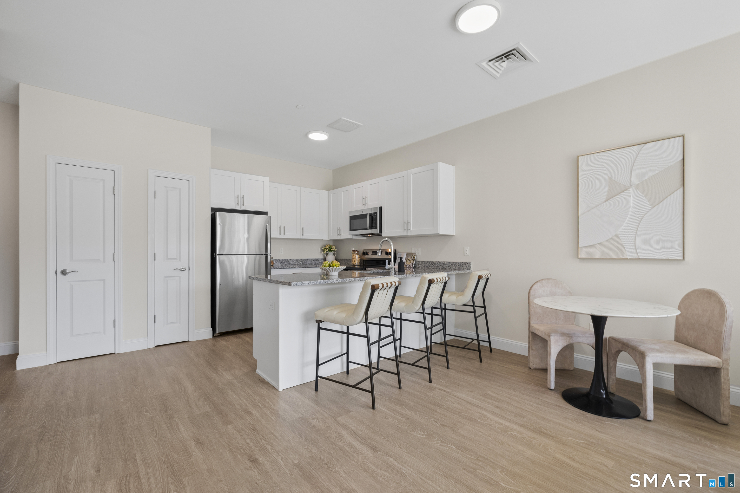 55 Steele 201 Boulevard Property Photo 8