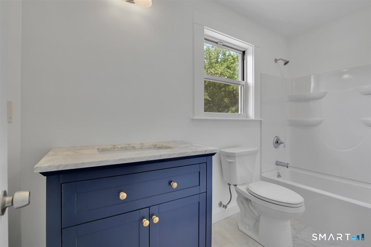 672 Main East Street Property Photo 11