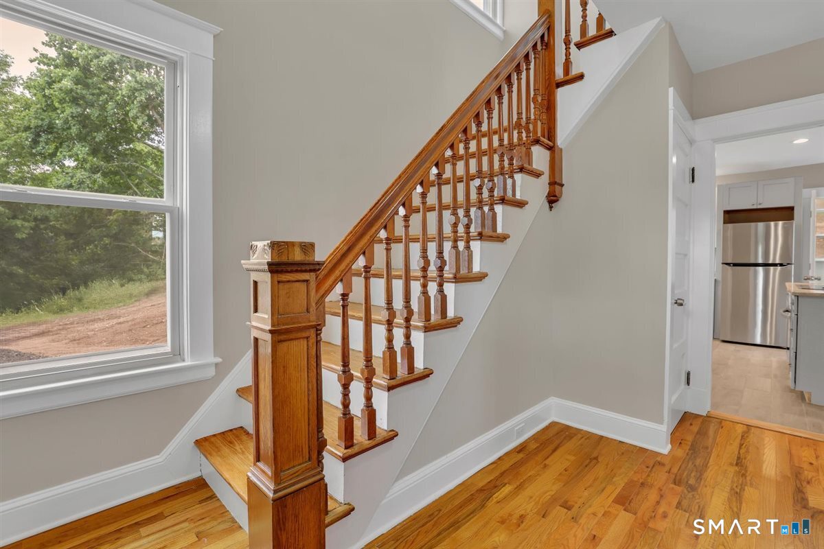 672 Main East Street Property Photo 11
