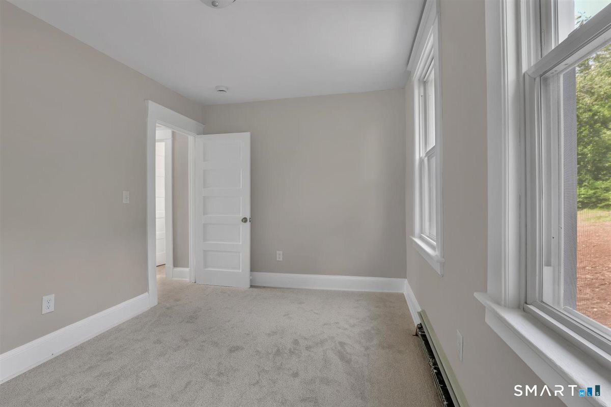 672 Main East Street Property Photo 12