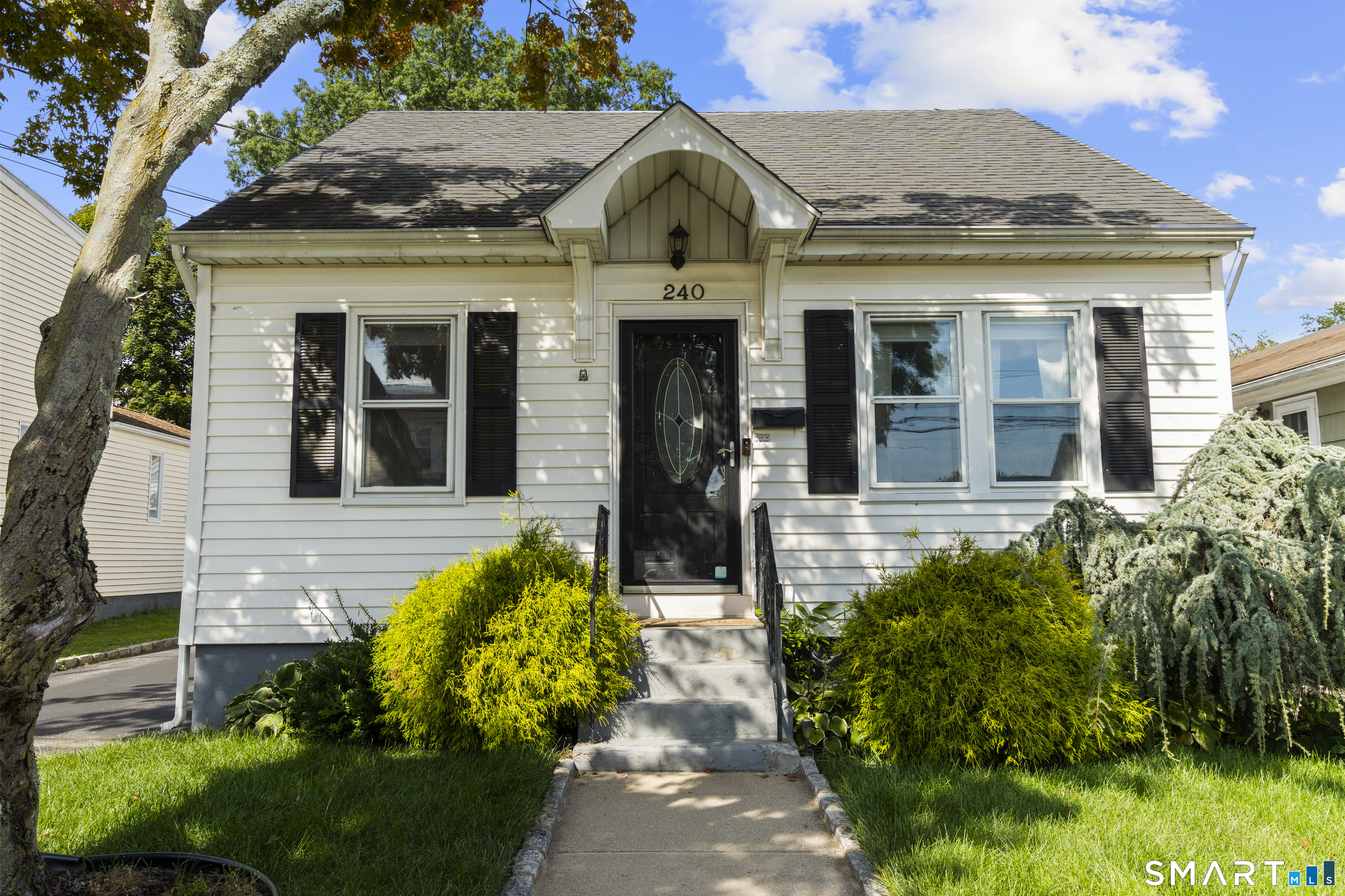240 Milford Avenue Property Photo 3
