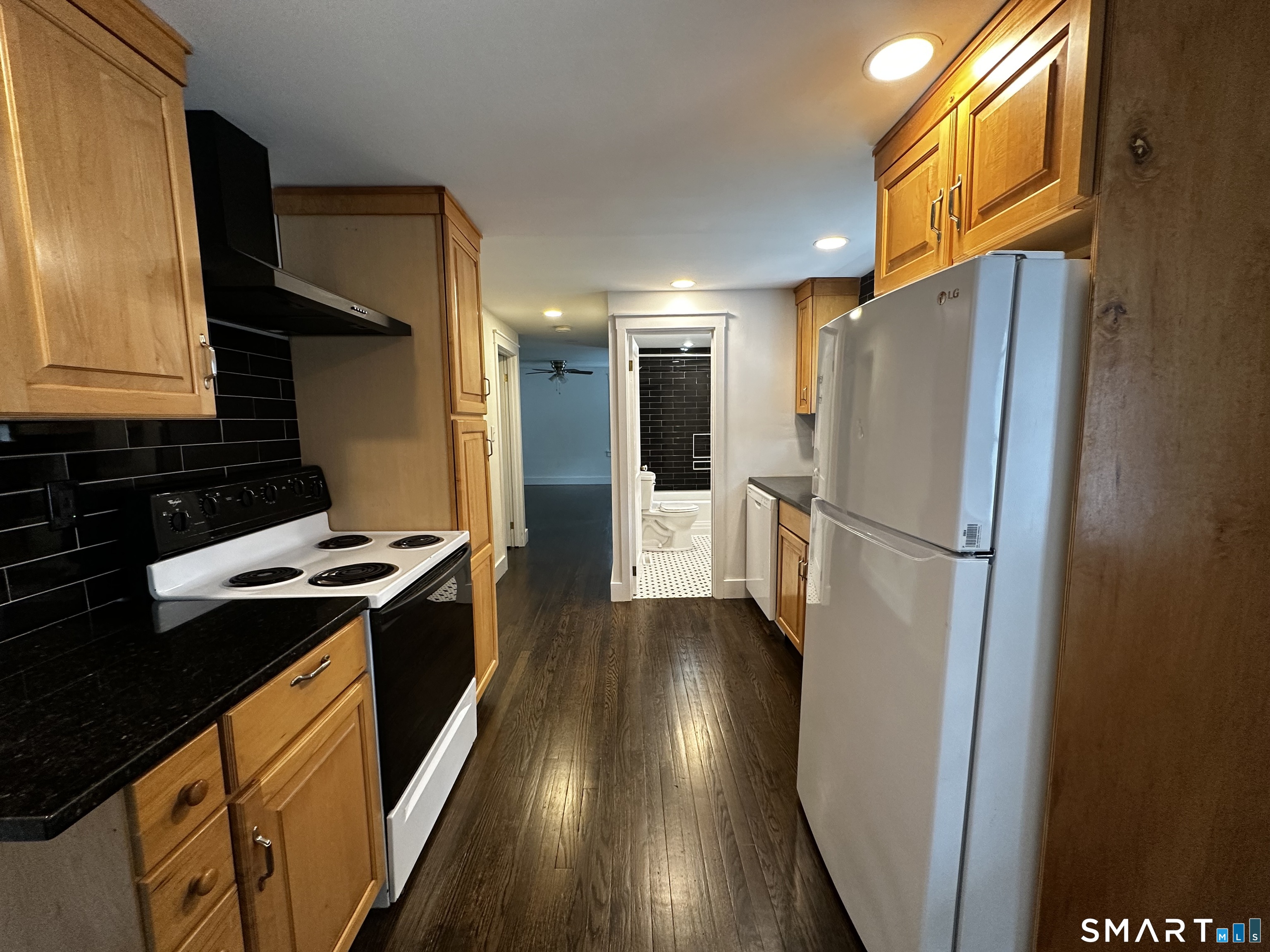 70 East 1a Street Property Photo 9