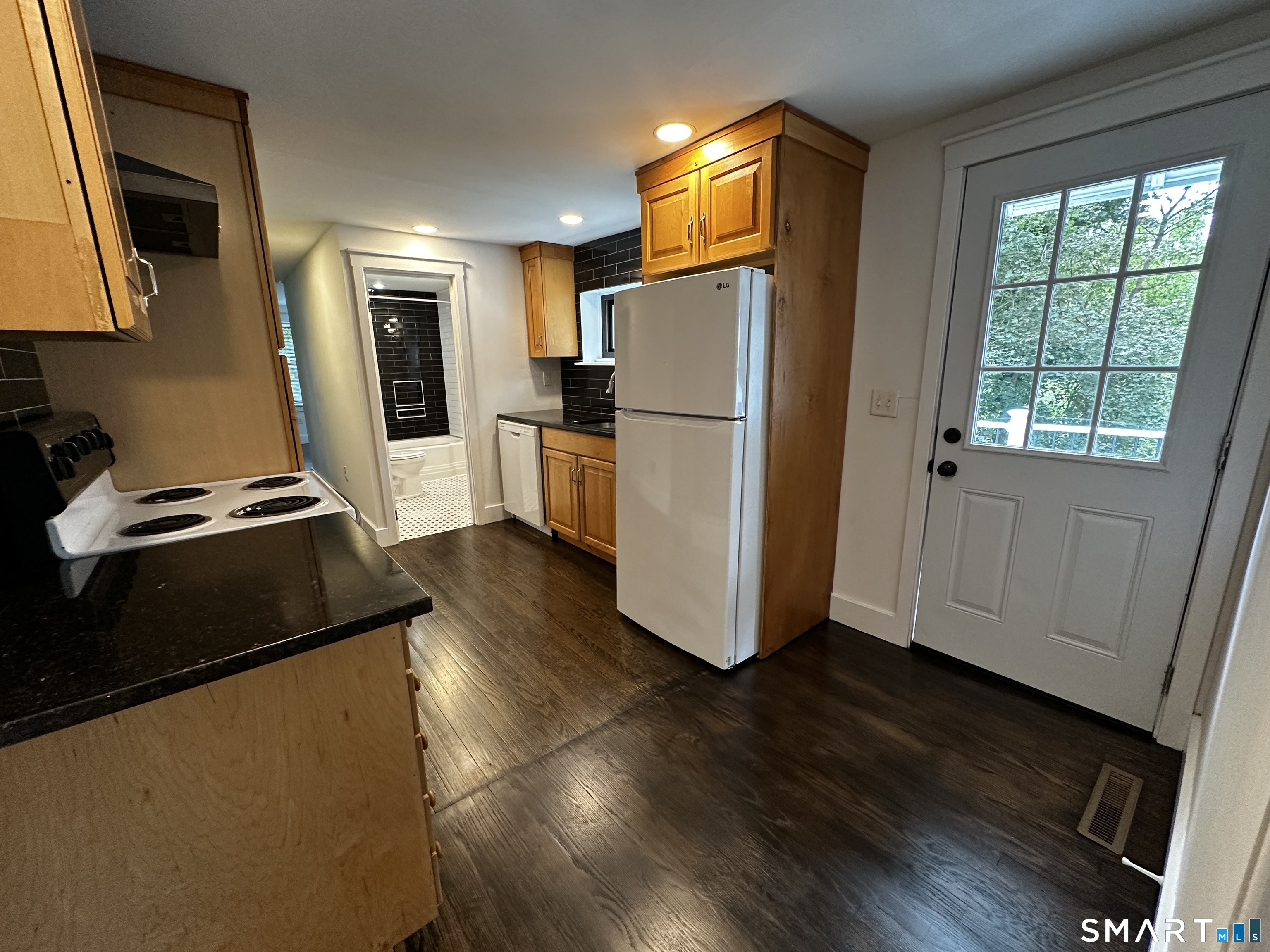 70 East 1a Street Property Photo 10