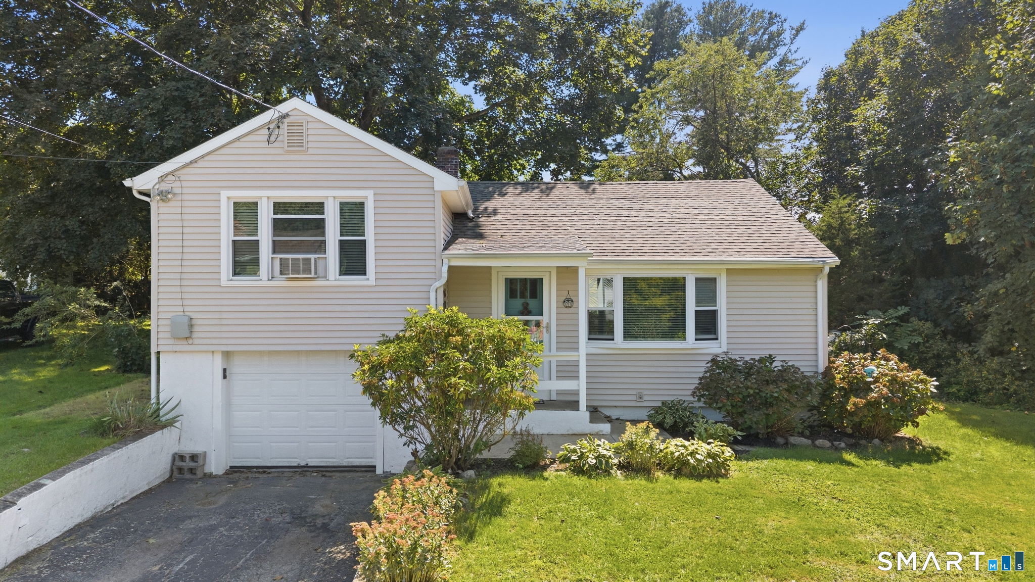 17 Seventh Avenue Property Photo 1