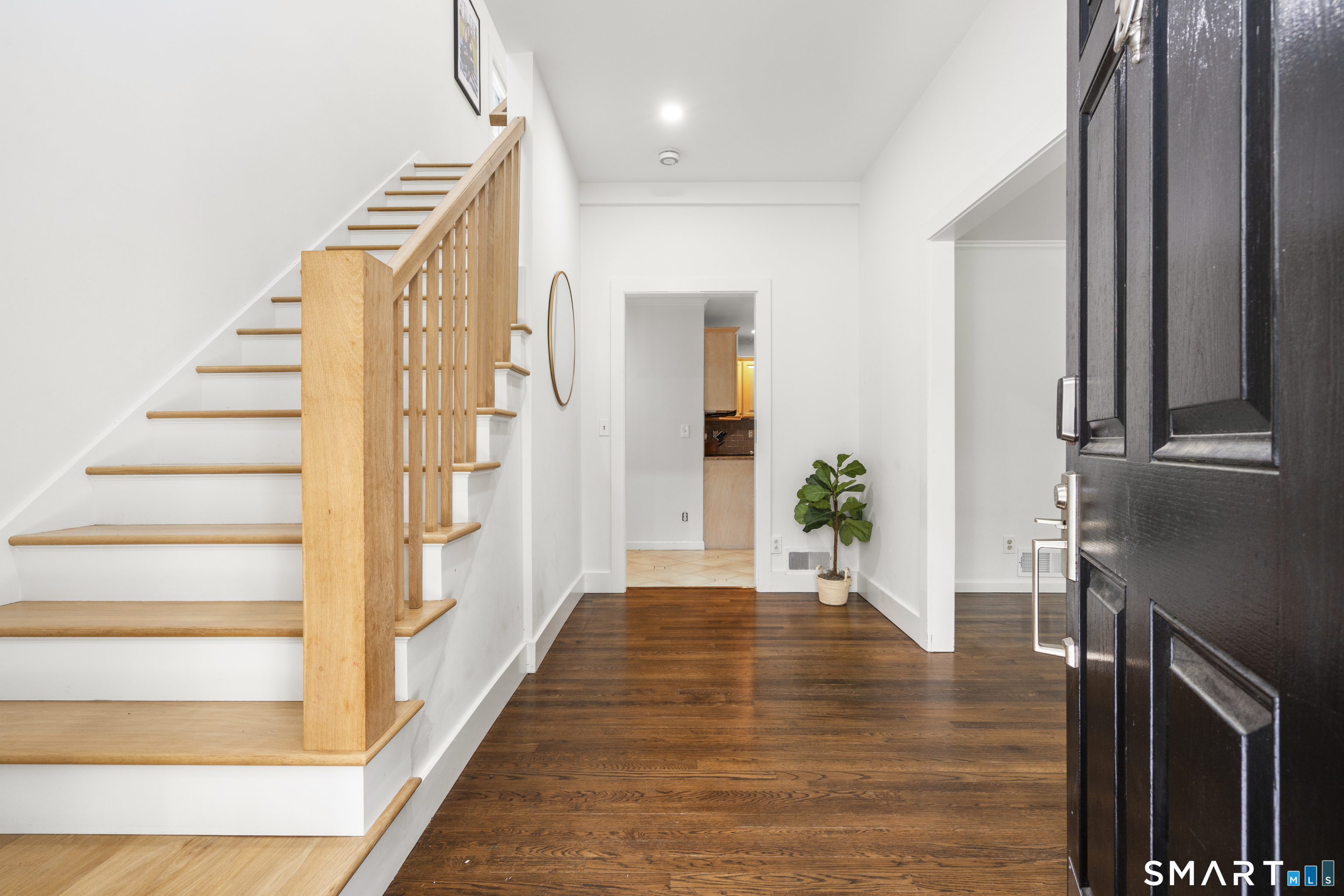 8 Rising Road Property Photo 2