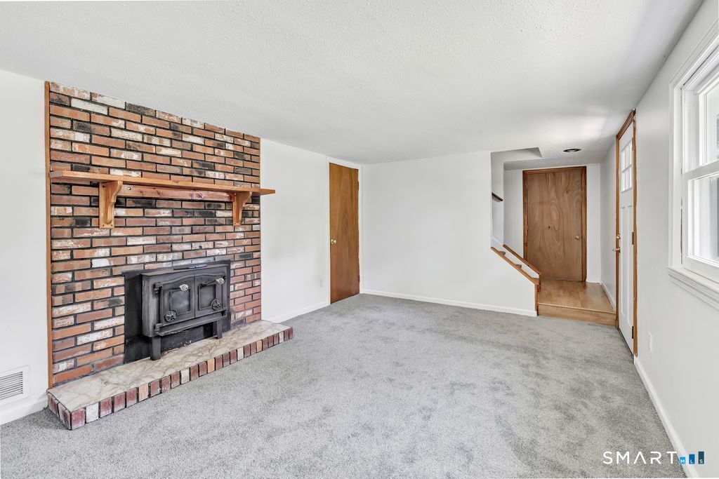 72 Stendahl Drive Property Photo 8