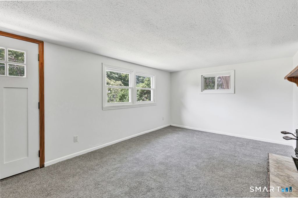 72 Stendahl Drive Property Photo 11