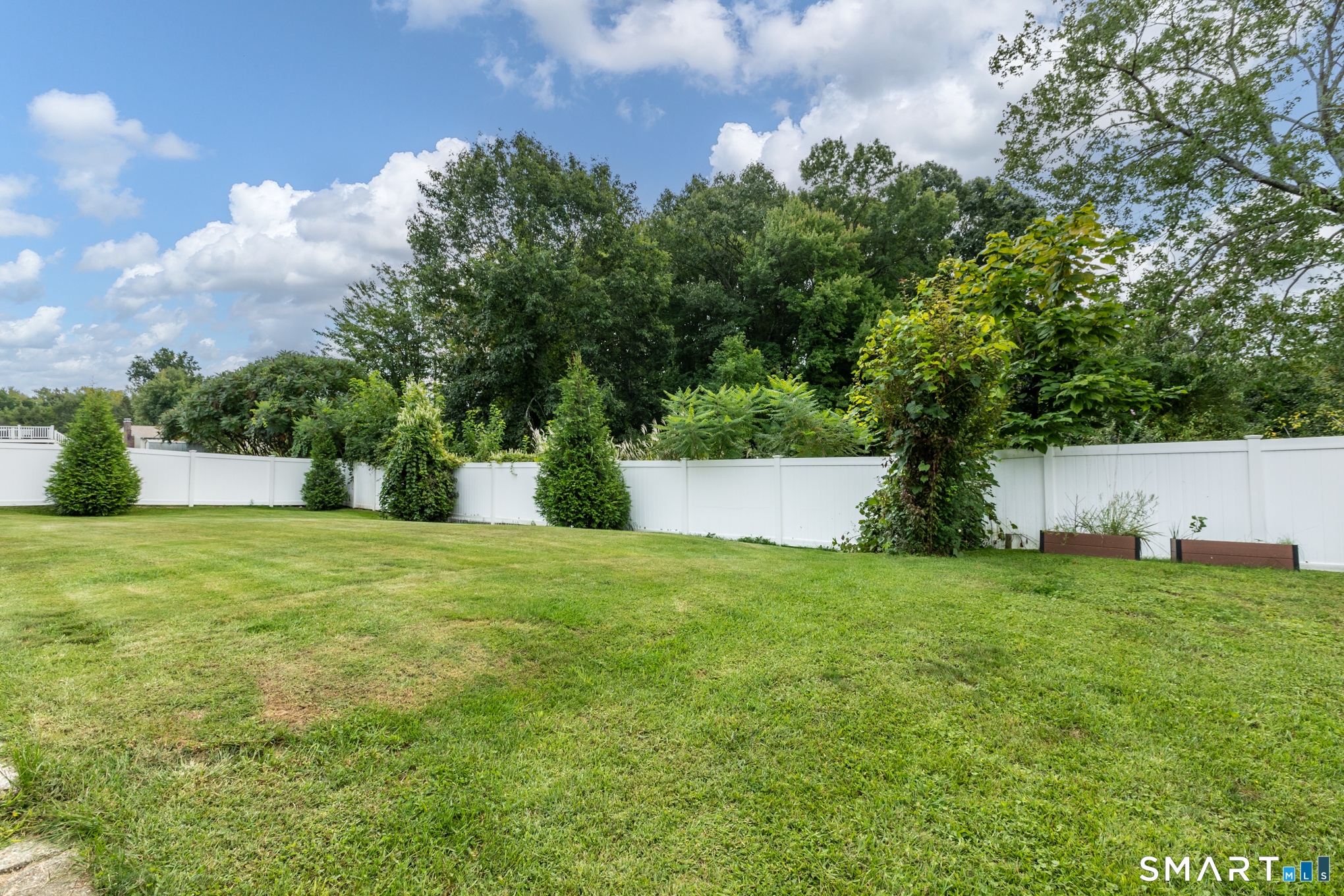 24 Montano Road Property Photo 3