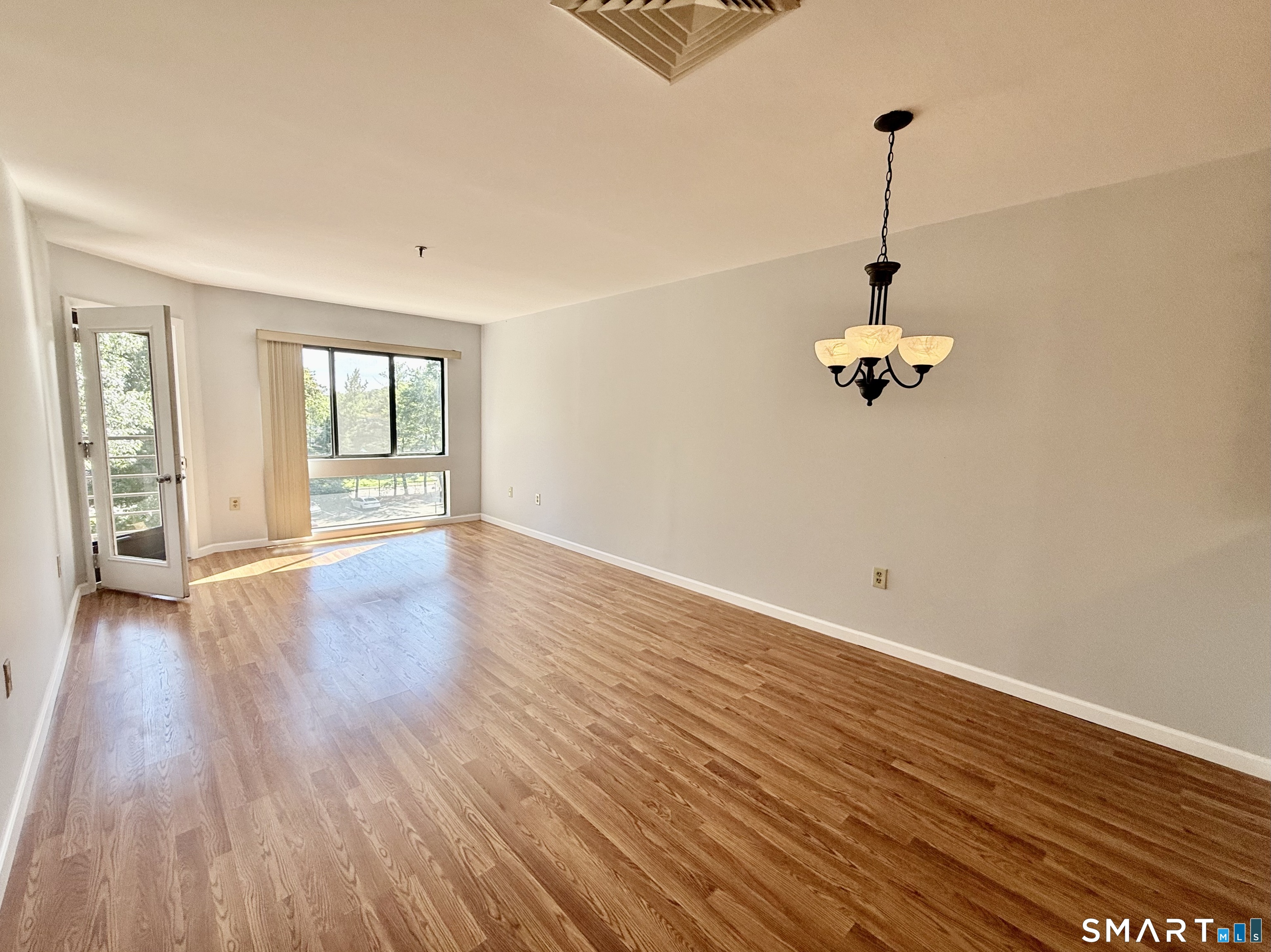 1204 Whitney 406 Avenue Property Photo 1