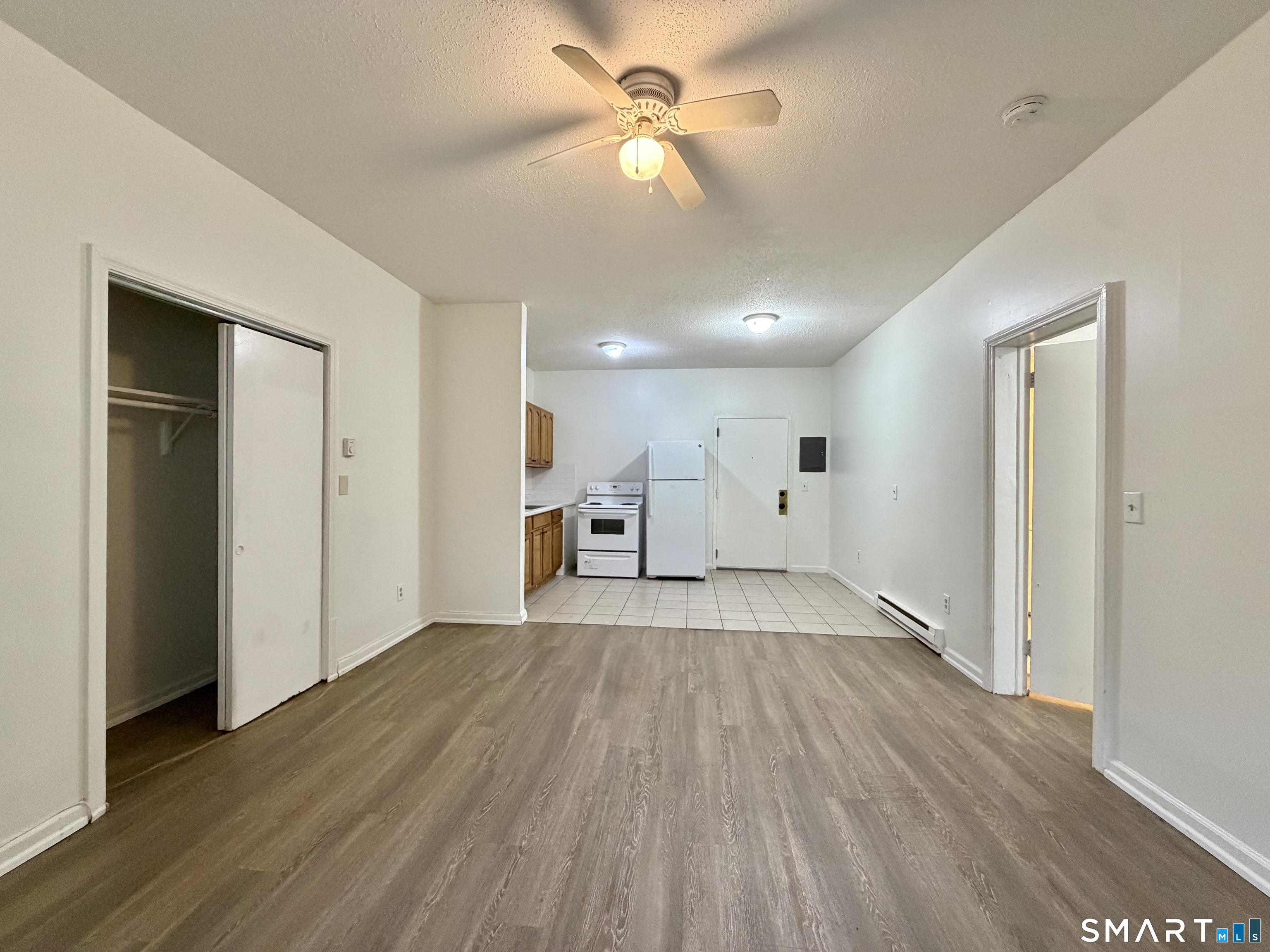 457 Whalley 101 Avenue Property Photo 3