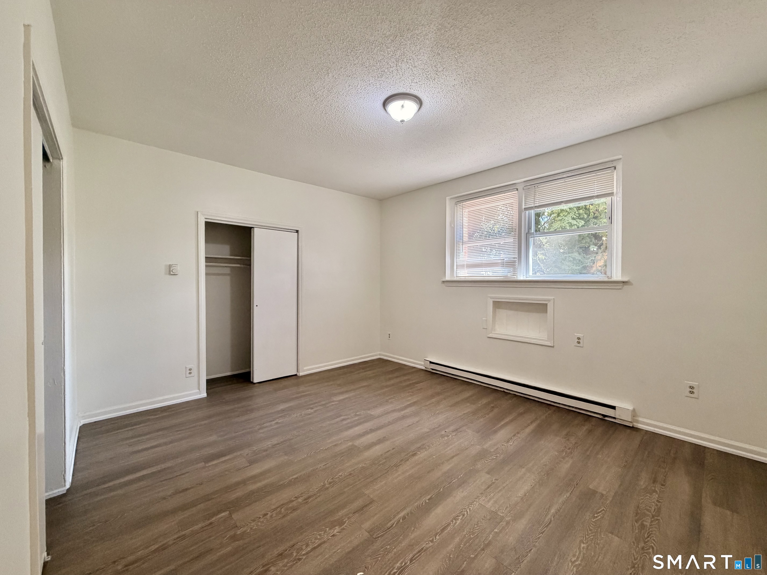 457 Whalley 101 Avenue Property Photo 4