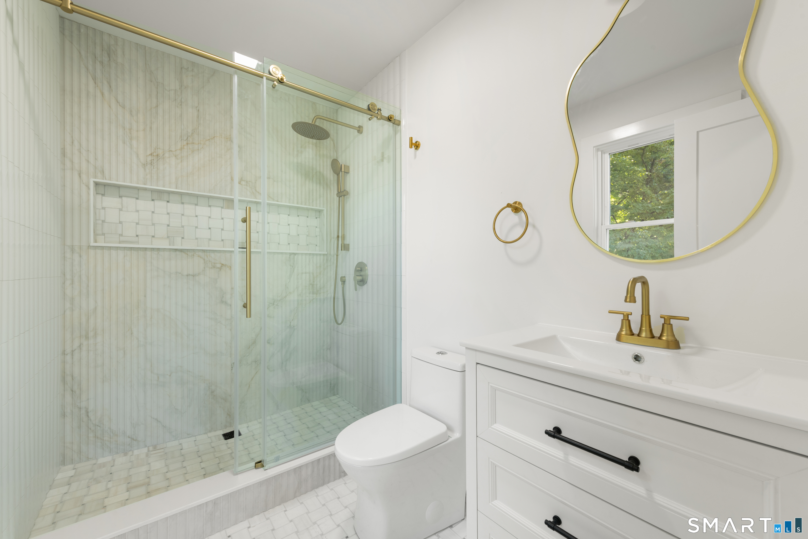 105 Glenville Street Property Photo 24