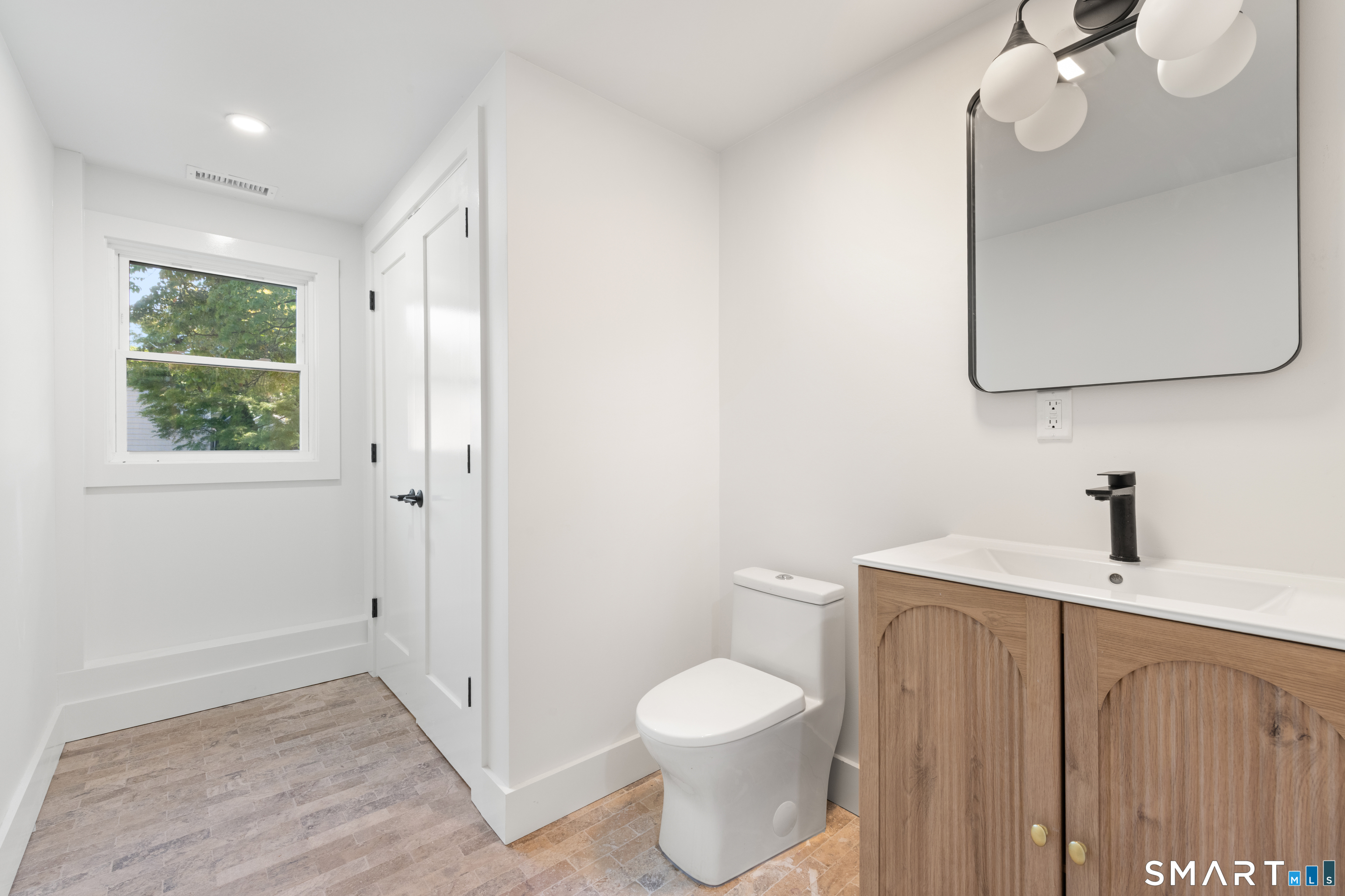105 Glenville Street Property Photo 29