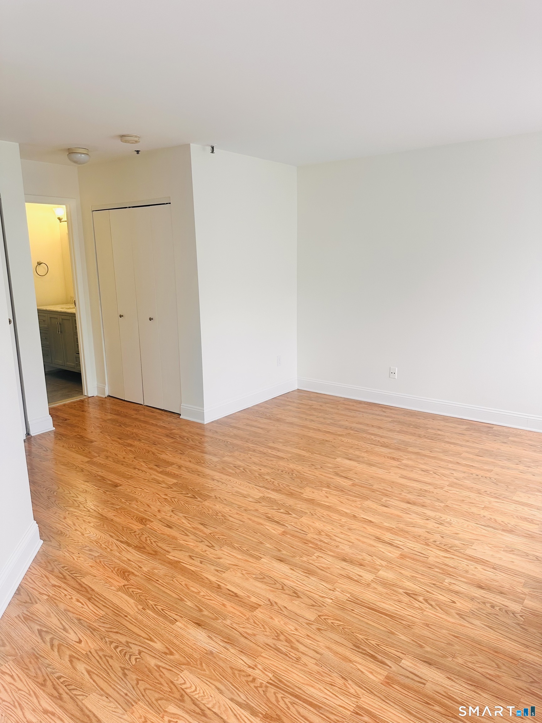 104 North 401 Street Property Photo 5