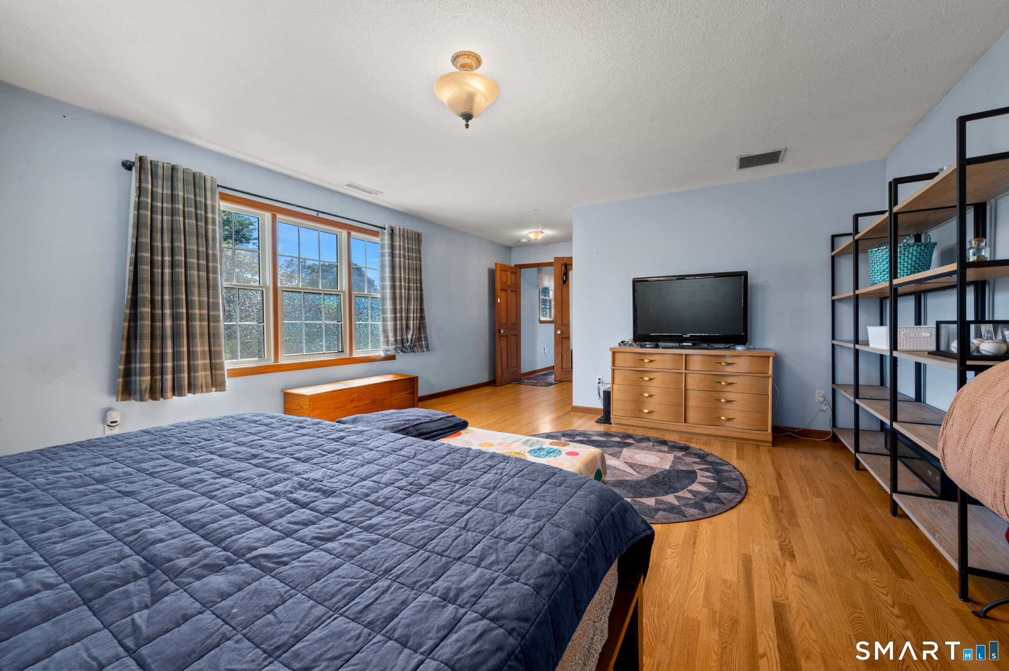 271 Meriden Avenue Property Photo 27