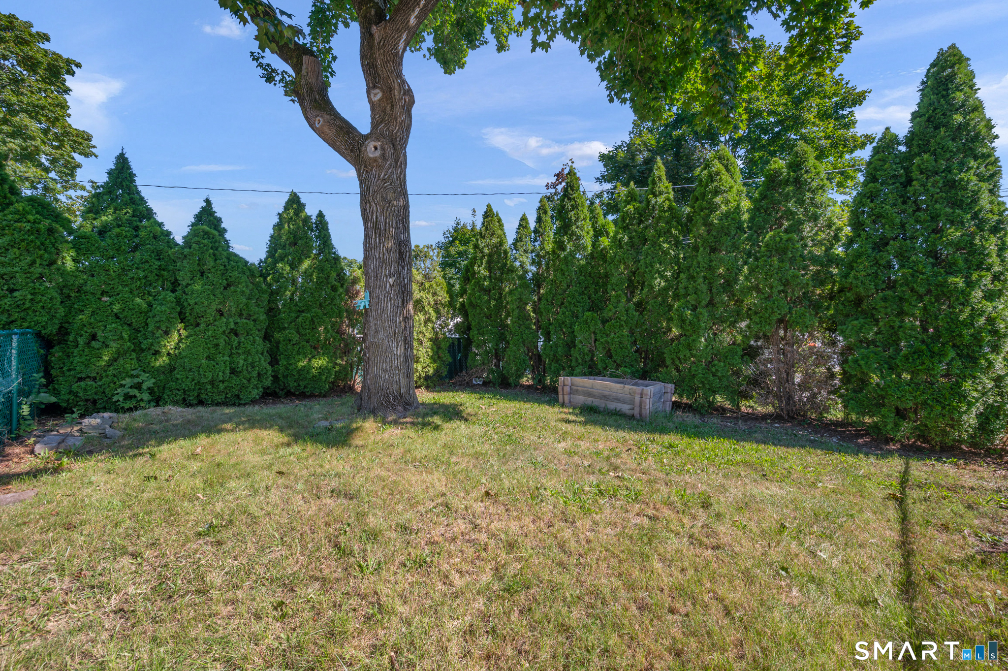 271 Meriden Avenue Property Photo 32