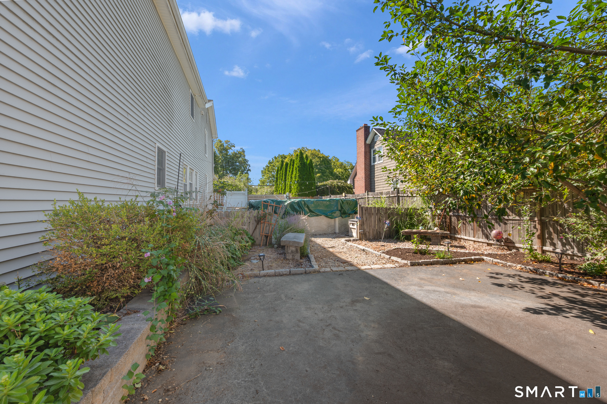 271 Meriden Avenue Property Photo 33