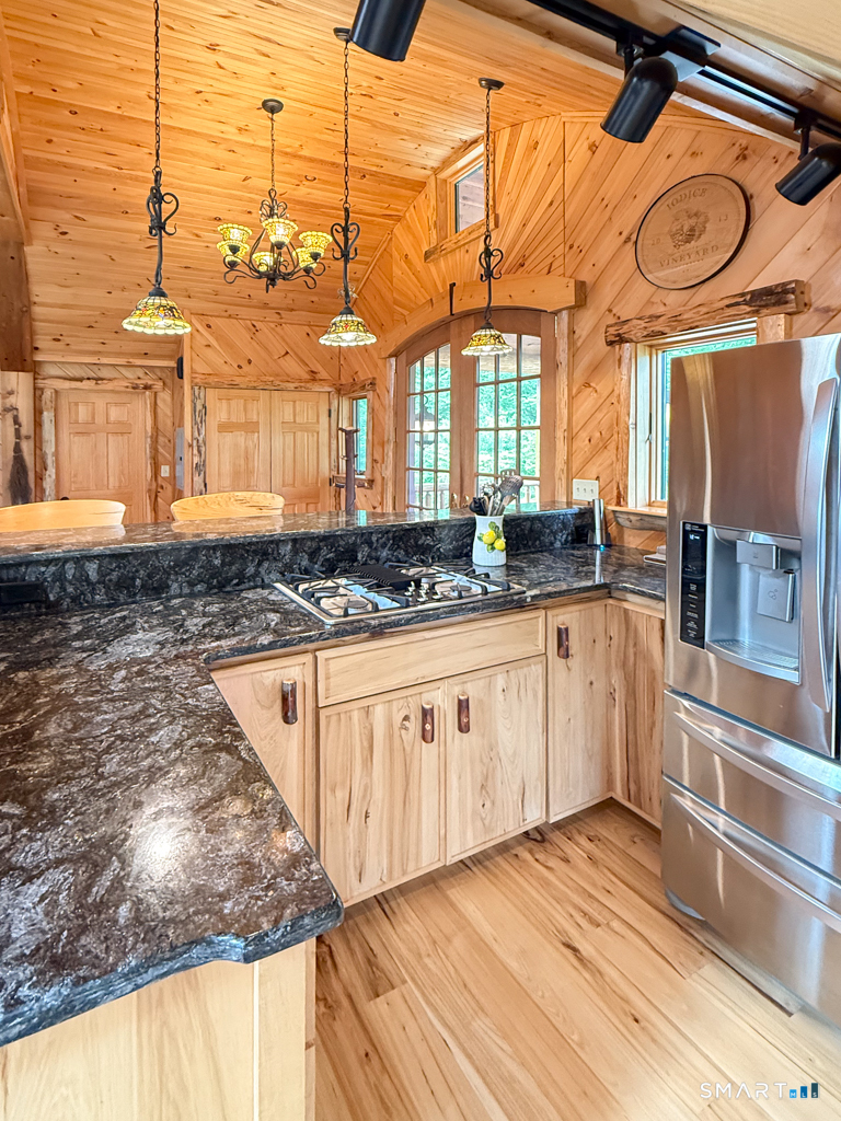 555 West Purchase Road Property Photo 4