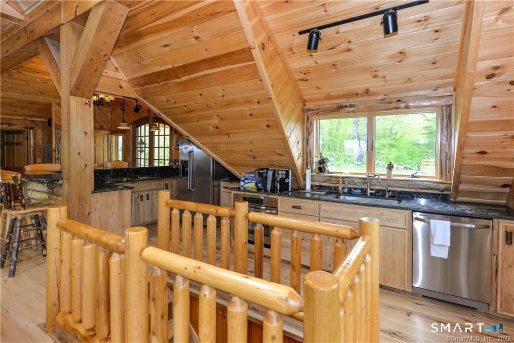 555 West Purchase Road Property Photo 6