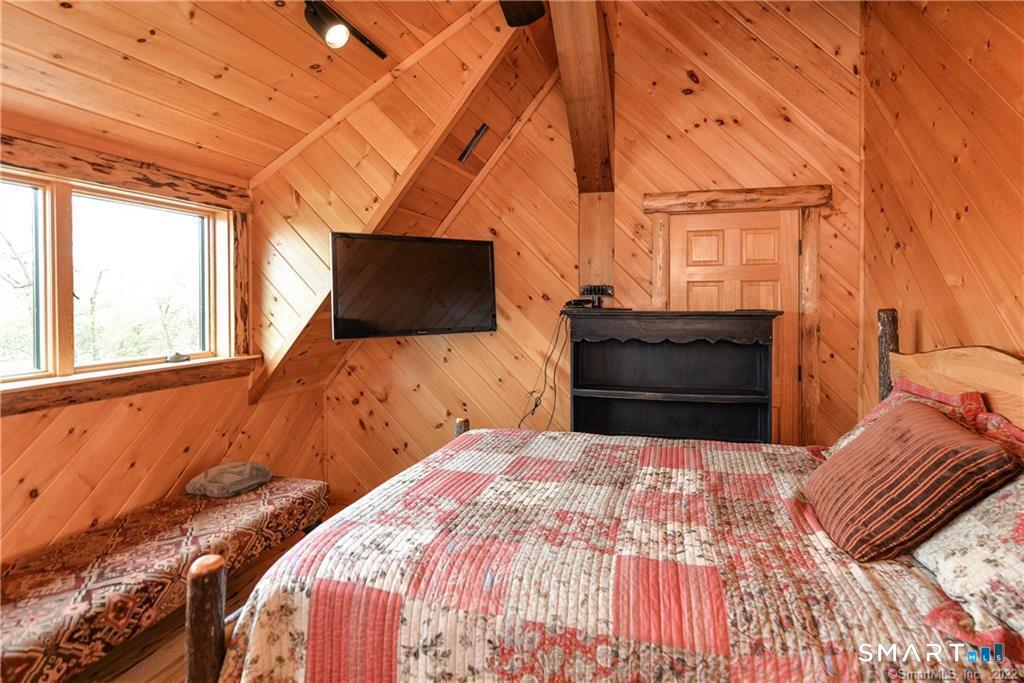555 West Purchase Road Property Photo 14