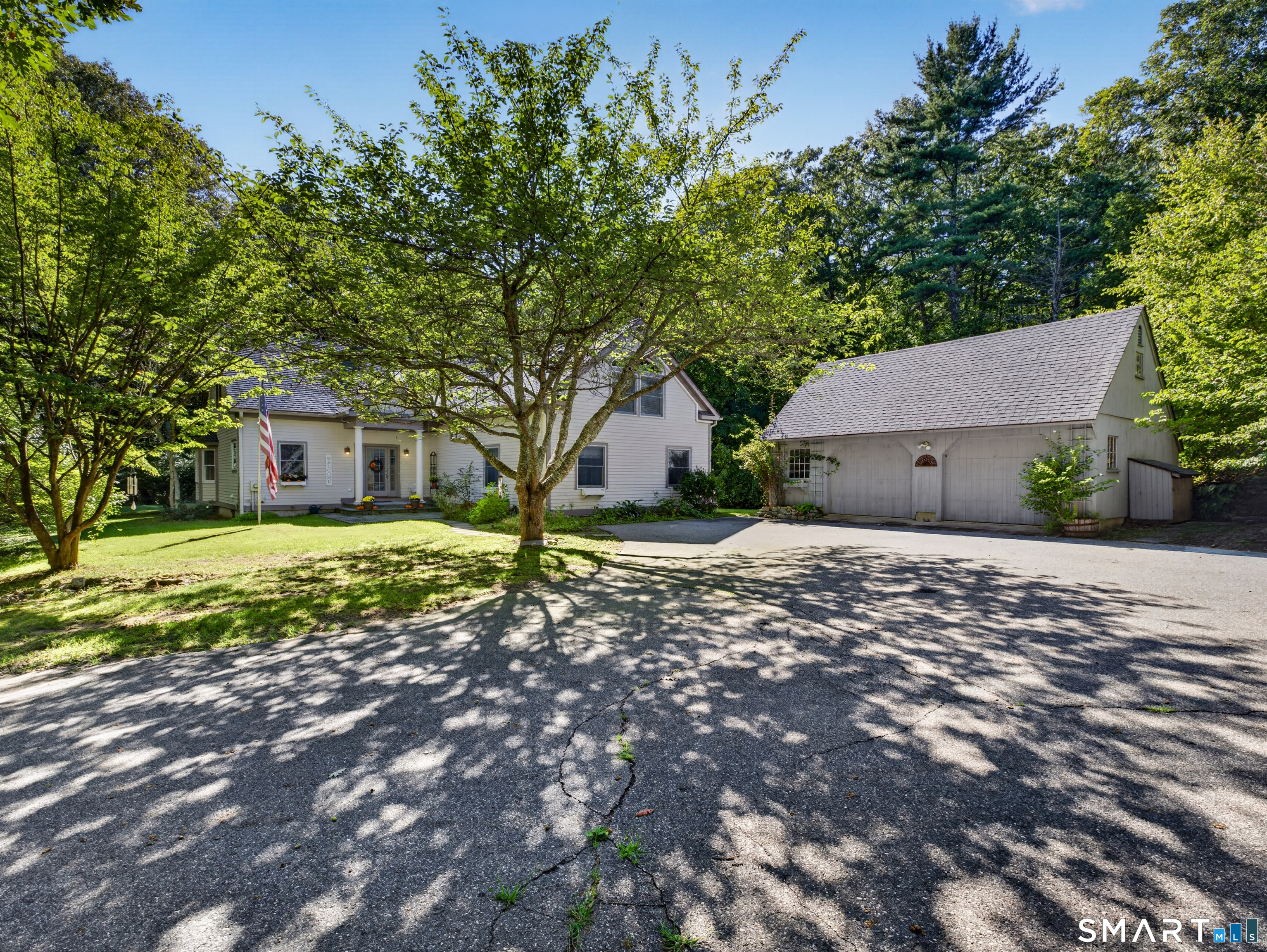 1221 Essex Road Property Photo 4