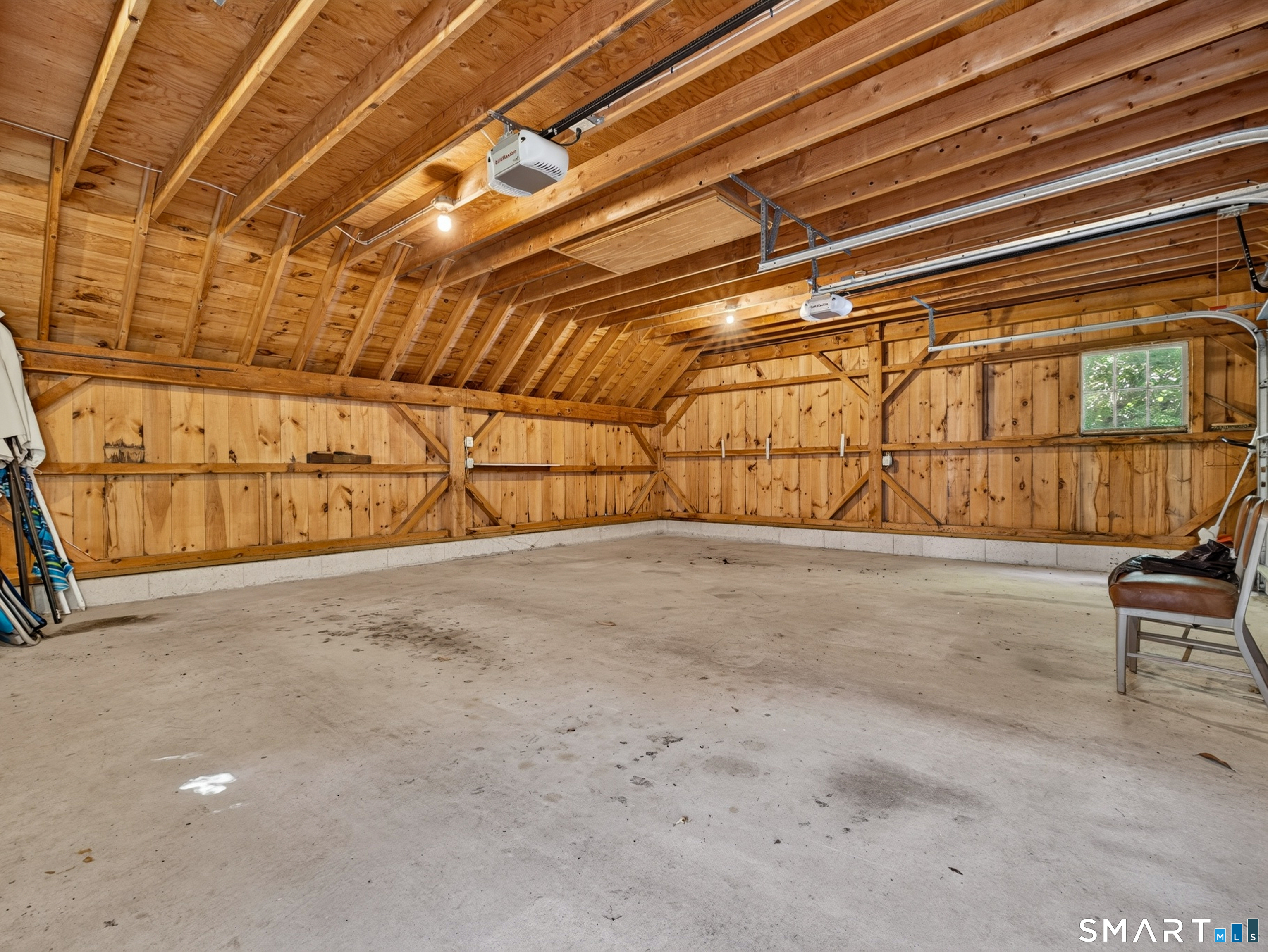 1221 Essex Road Property Photo 8