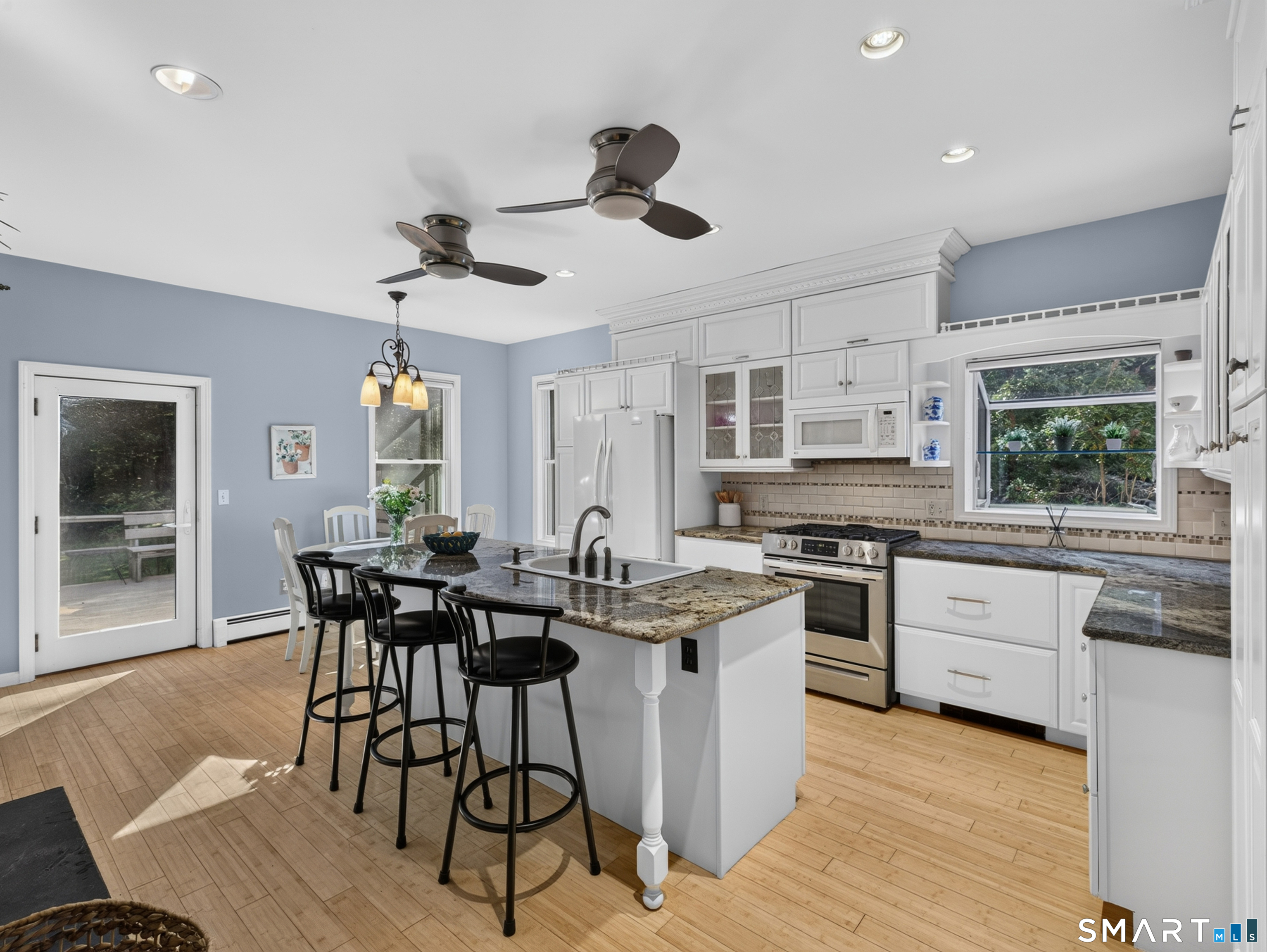 1221 Essex Road Property Photo 12