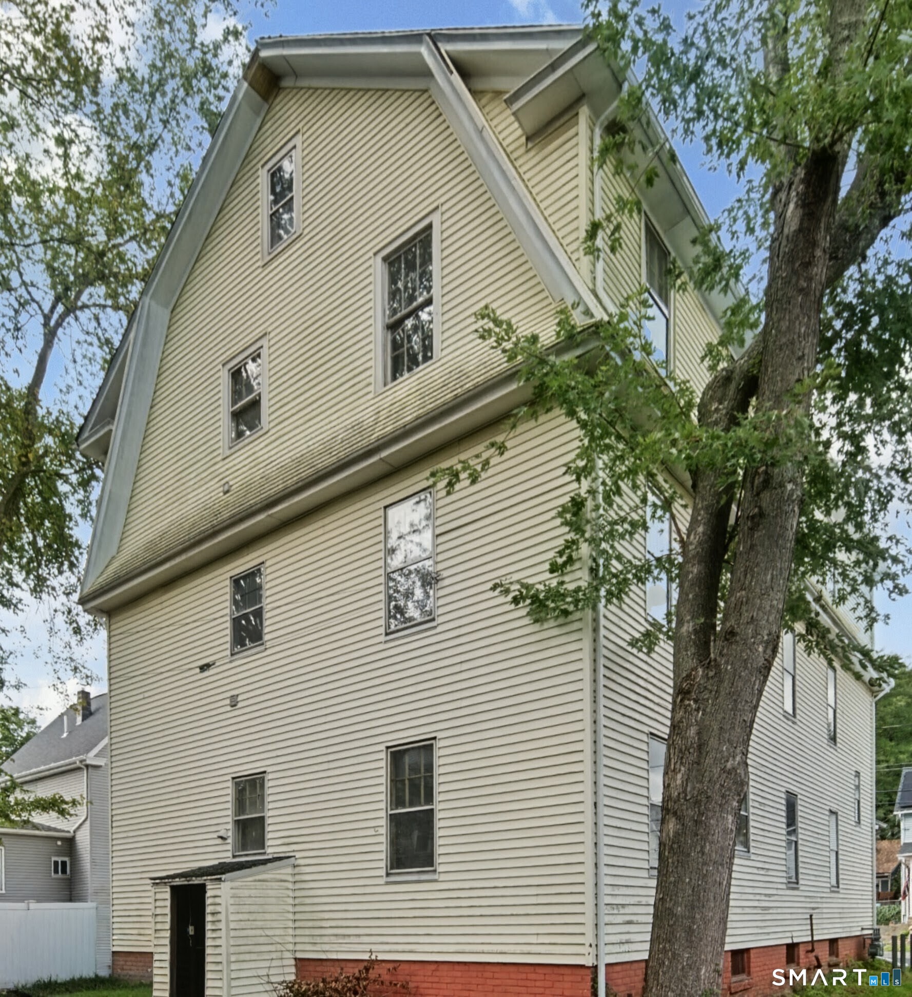 32 Wood Street Property Photo 2