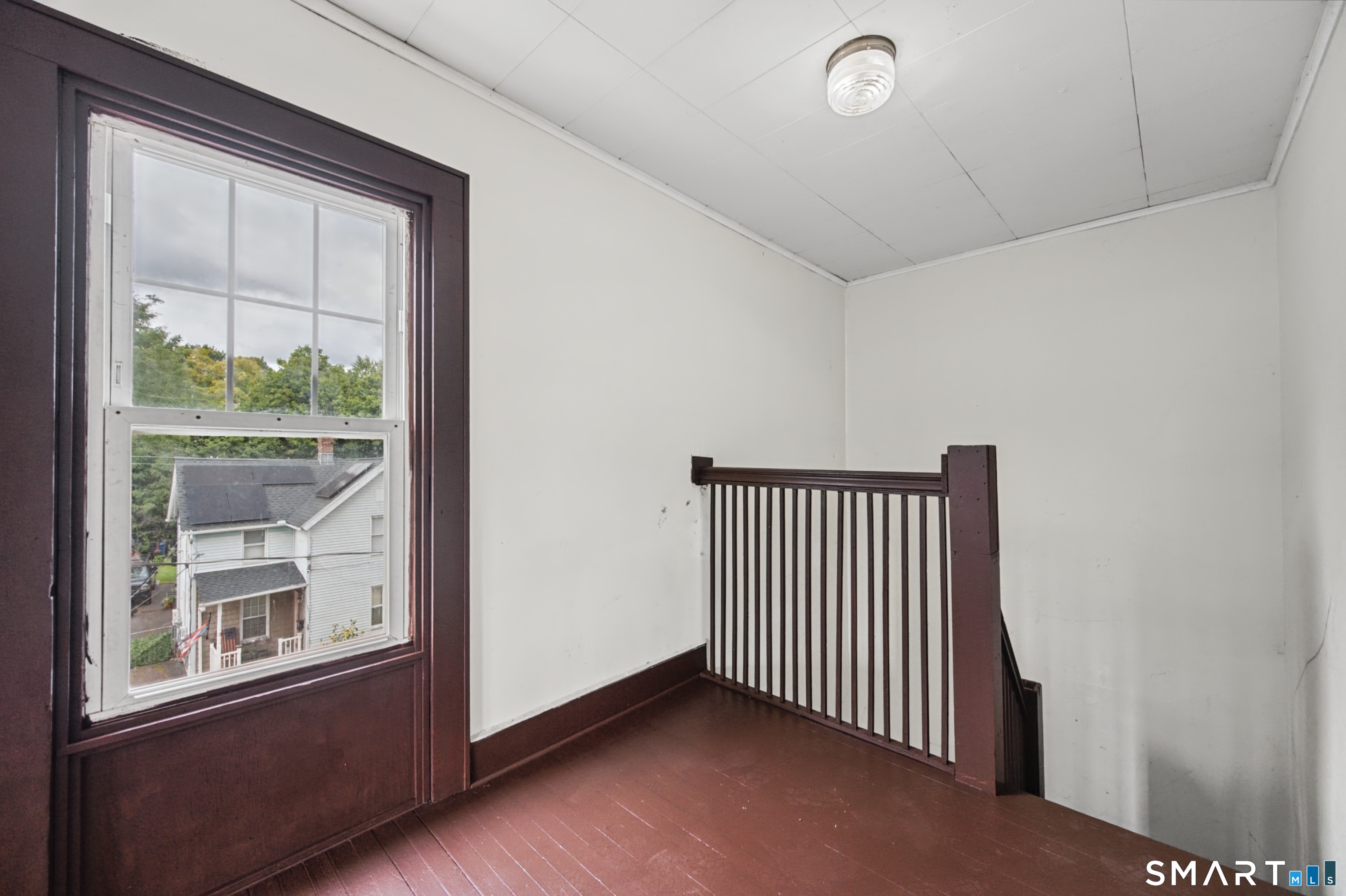 32 Wood Street Property Photo 4