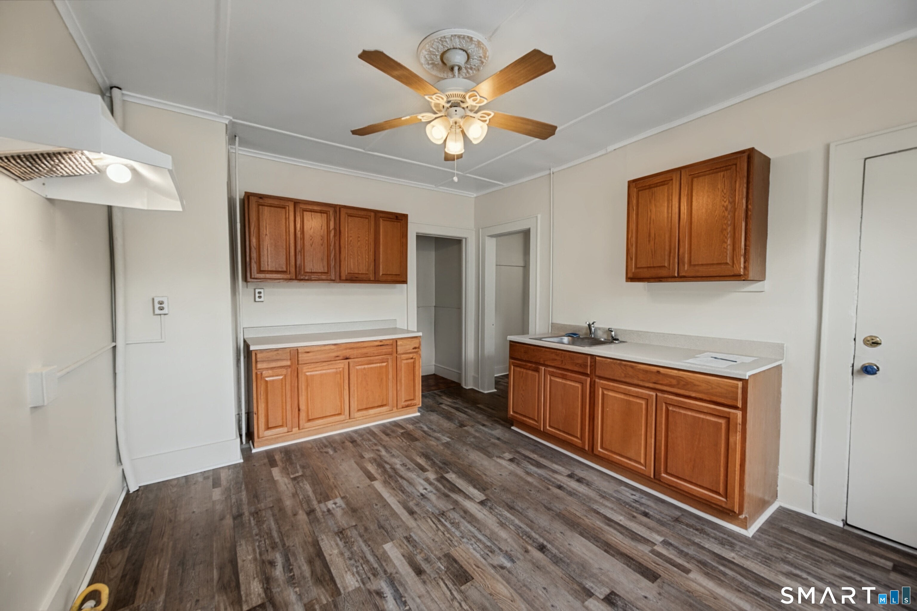 32 Wood Street Property Photo 7