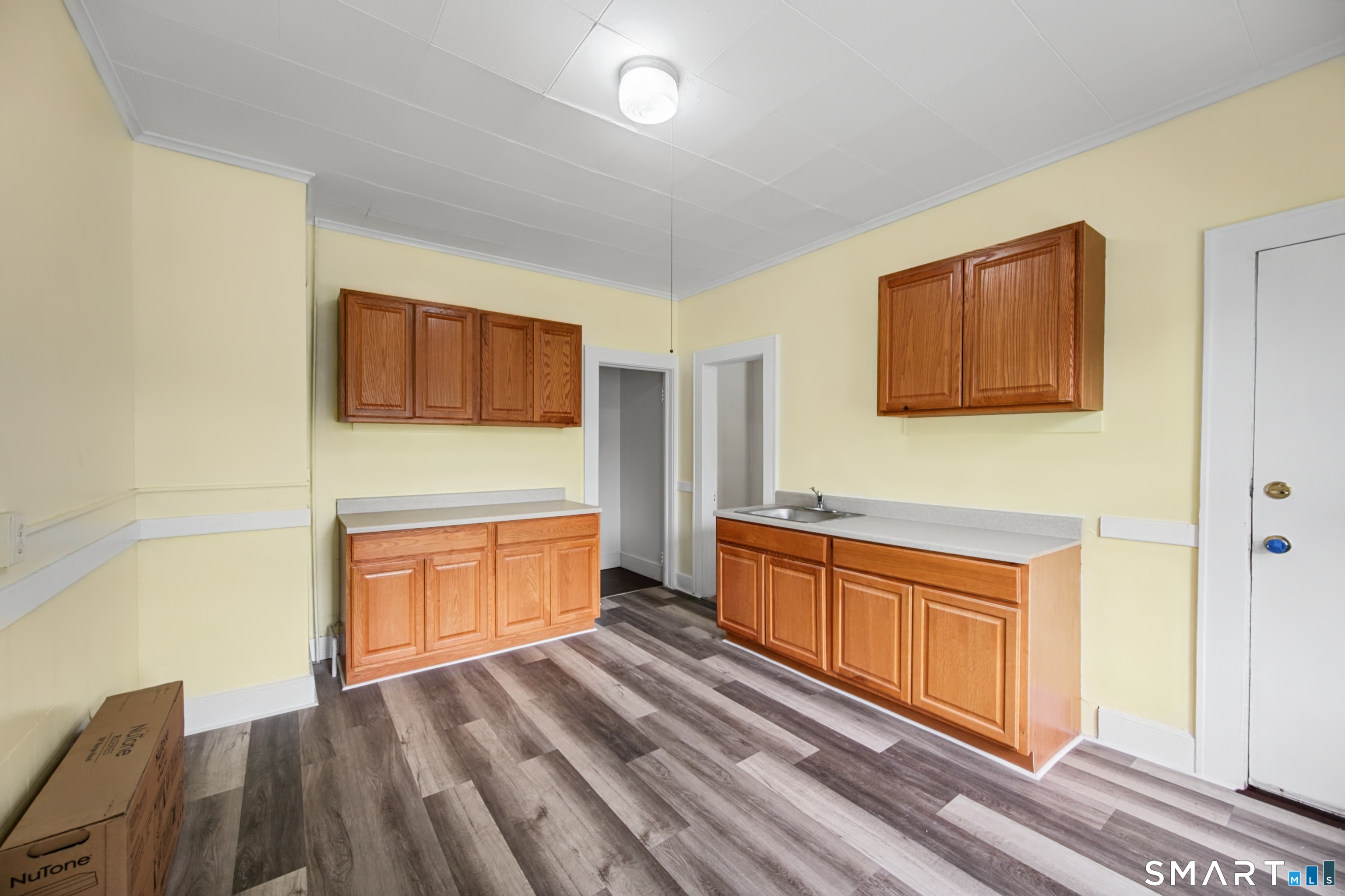 32 Wood Street Property Photo 9