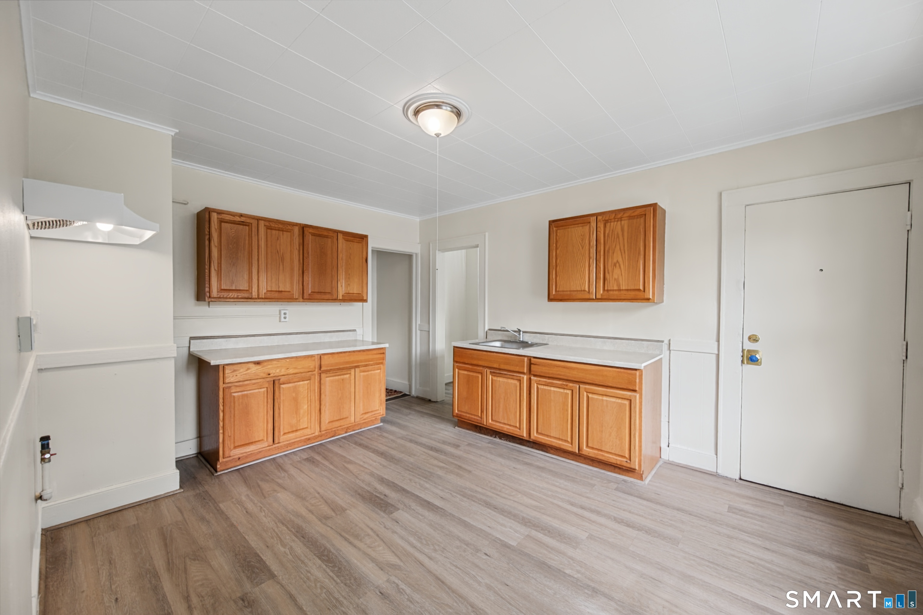 32 Wood Street Property Photo 10