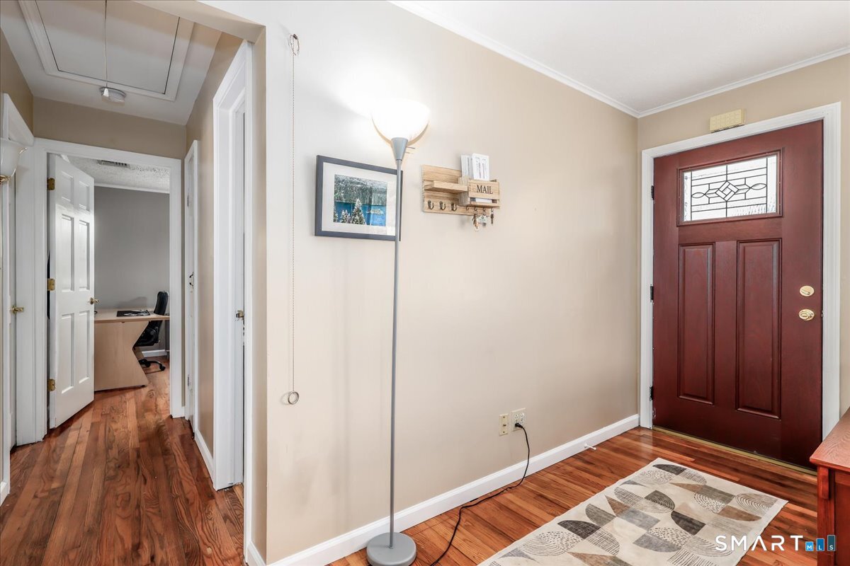 79 Aircraft Road Property Photo 3