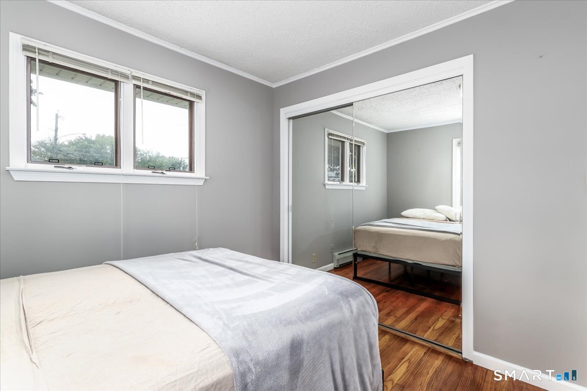 79 Aircraft Road Property Photo 15