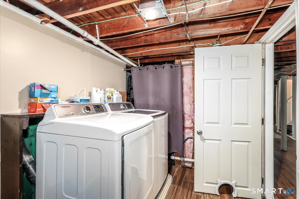 79 Aircraft Road Property Photo 24