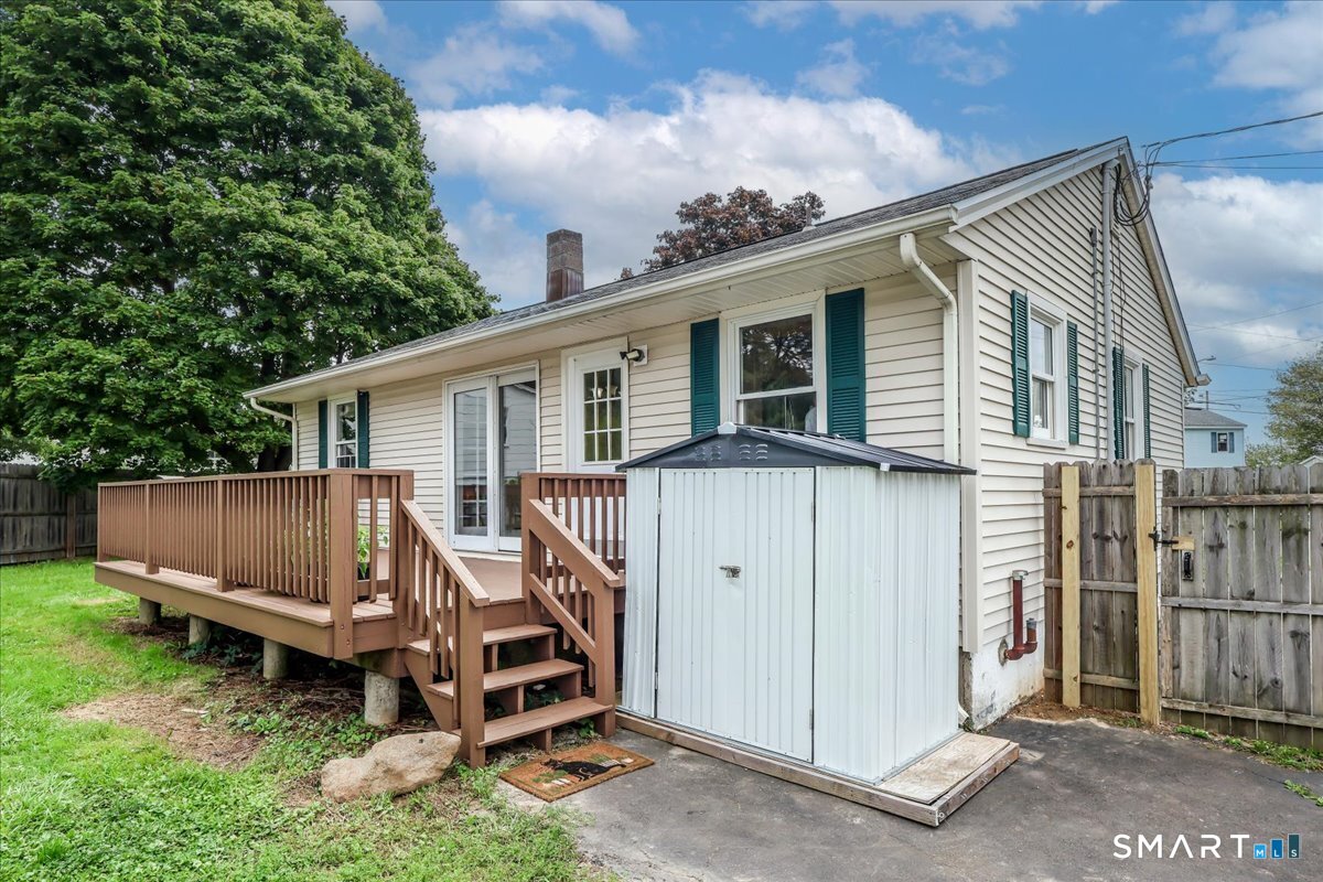 79 Aircraft Road Property Photo 27